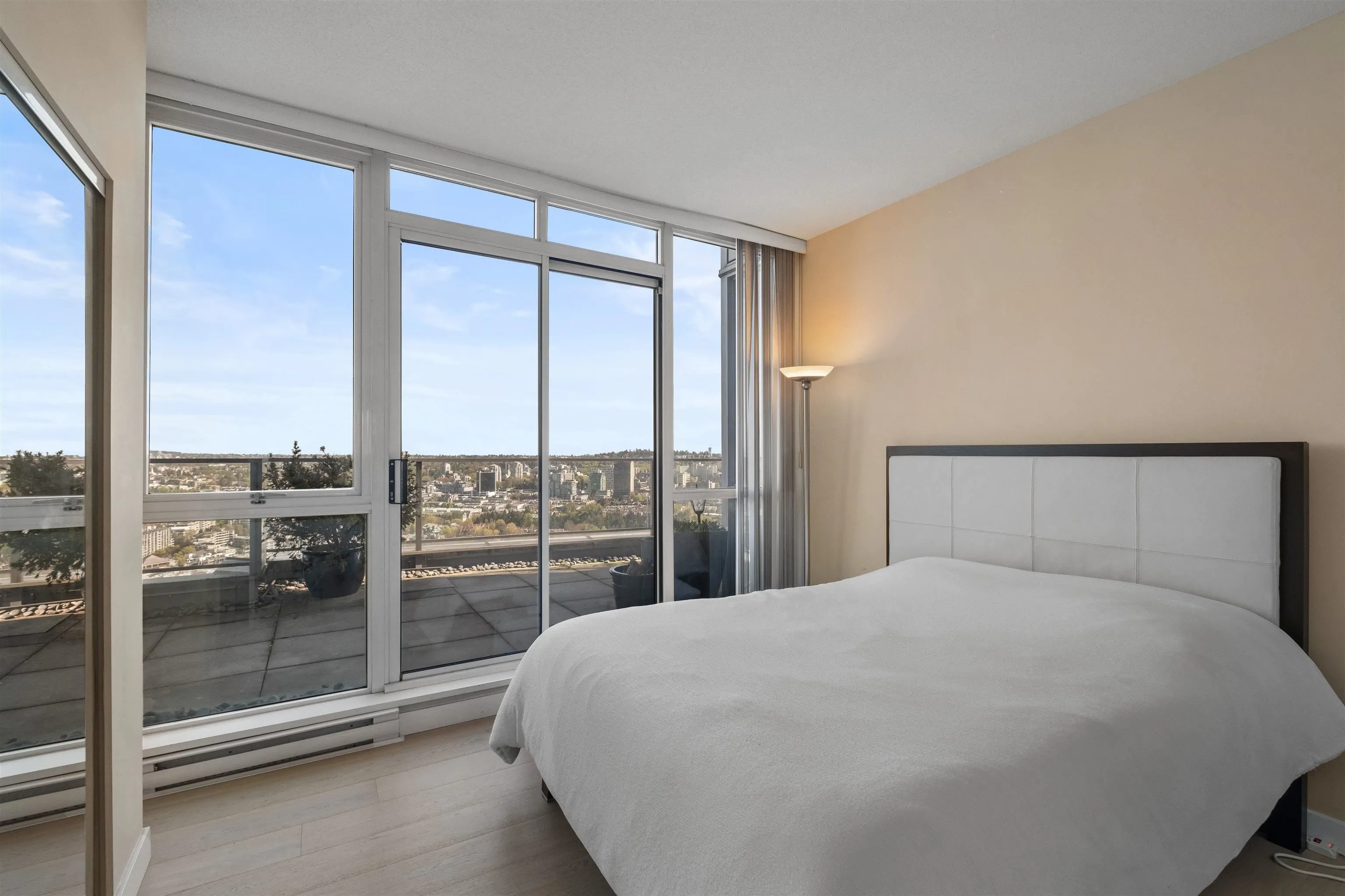 4201 1408 Strathmore Mews