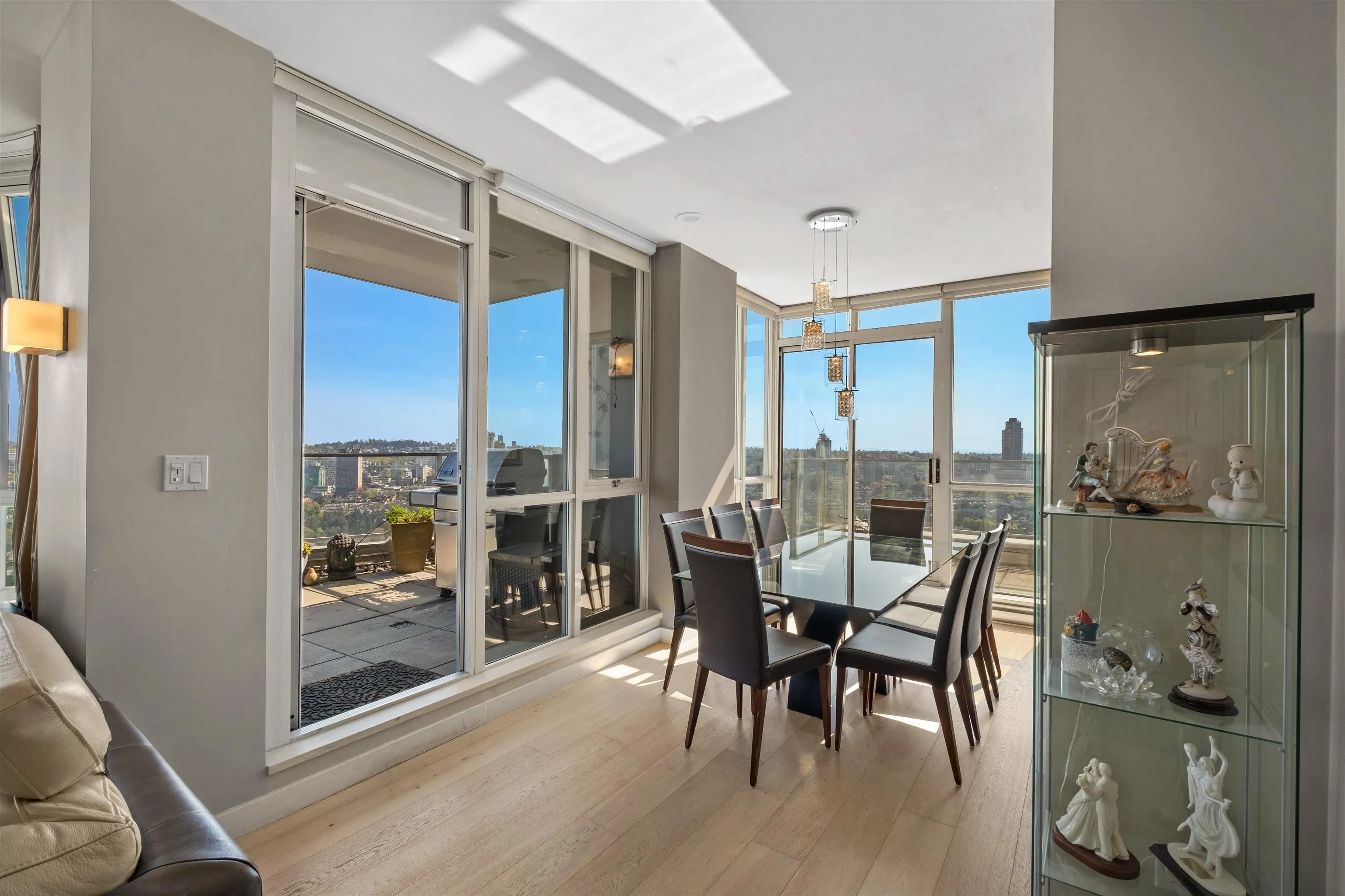 4201 1408 Strathmore Mews