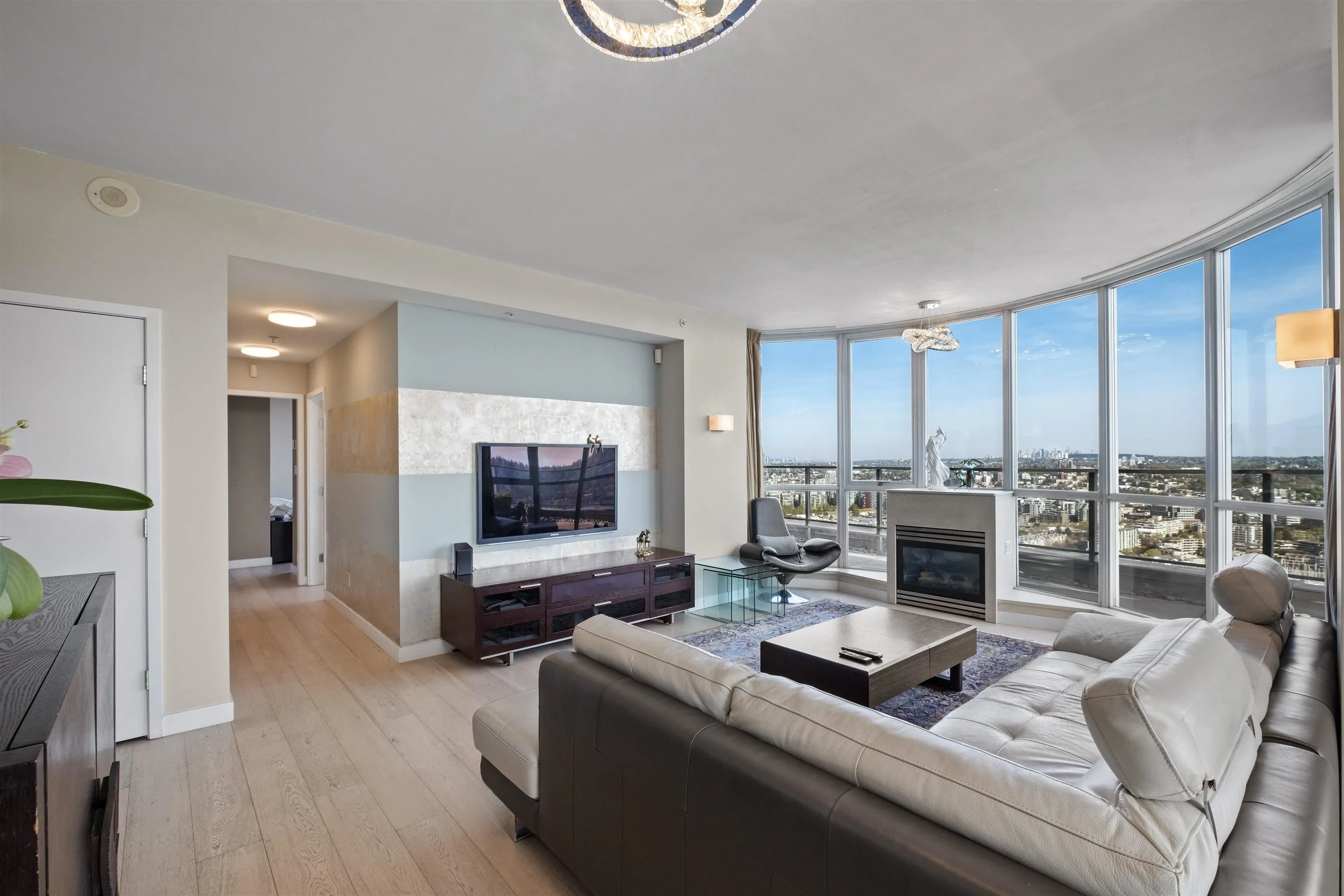 4201 1408 Strathmore Mews