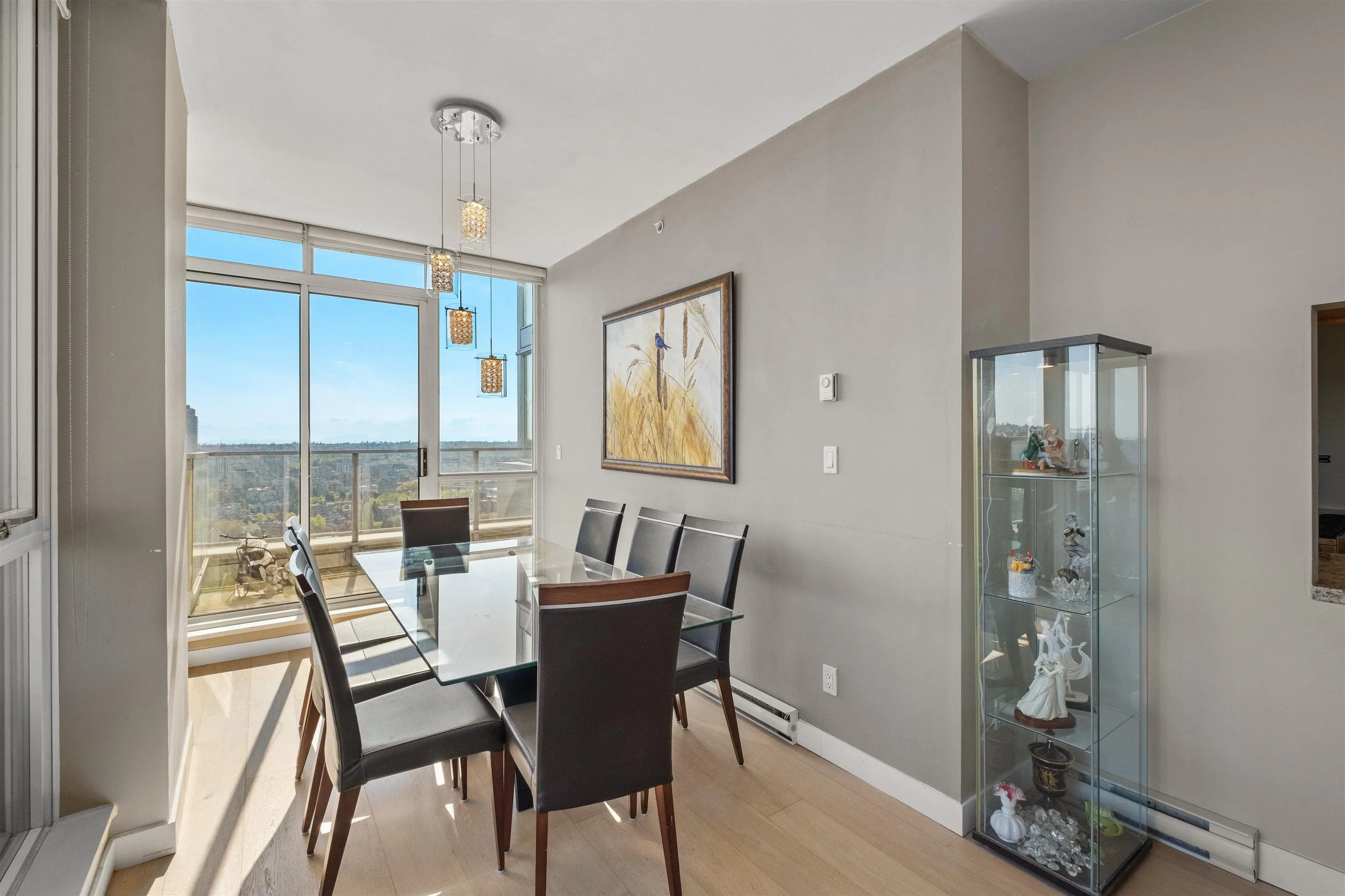 4201 1408 Strathmore Mews