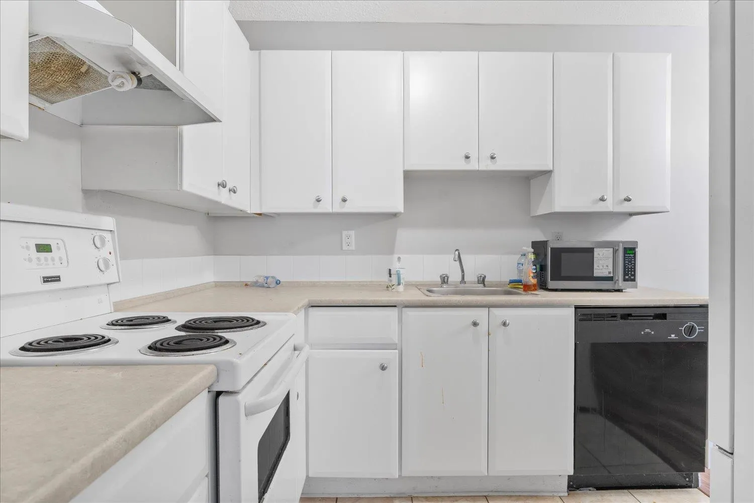 108 45749 Spadina Avenue