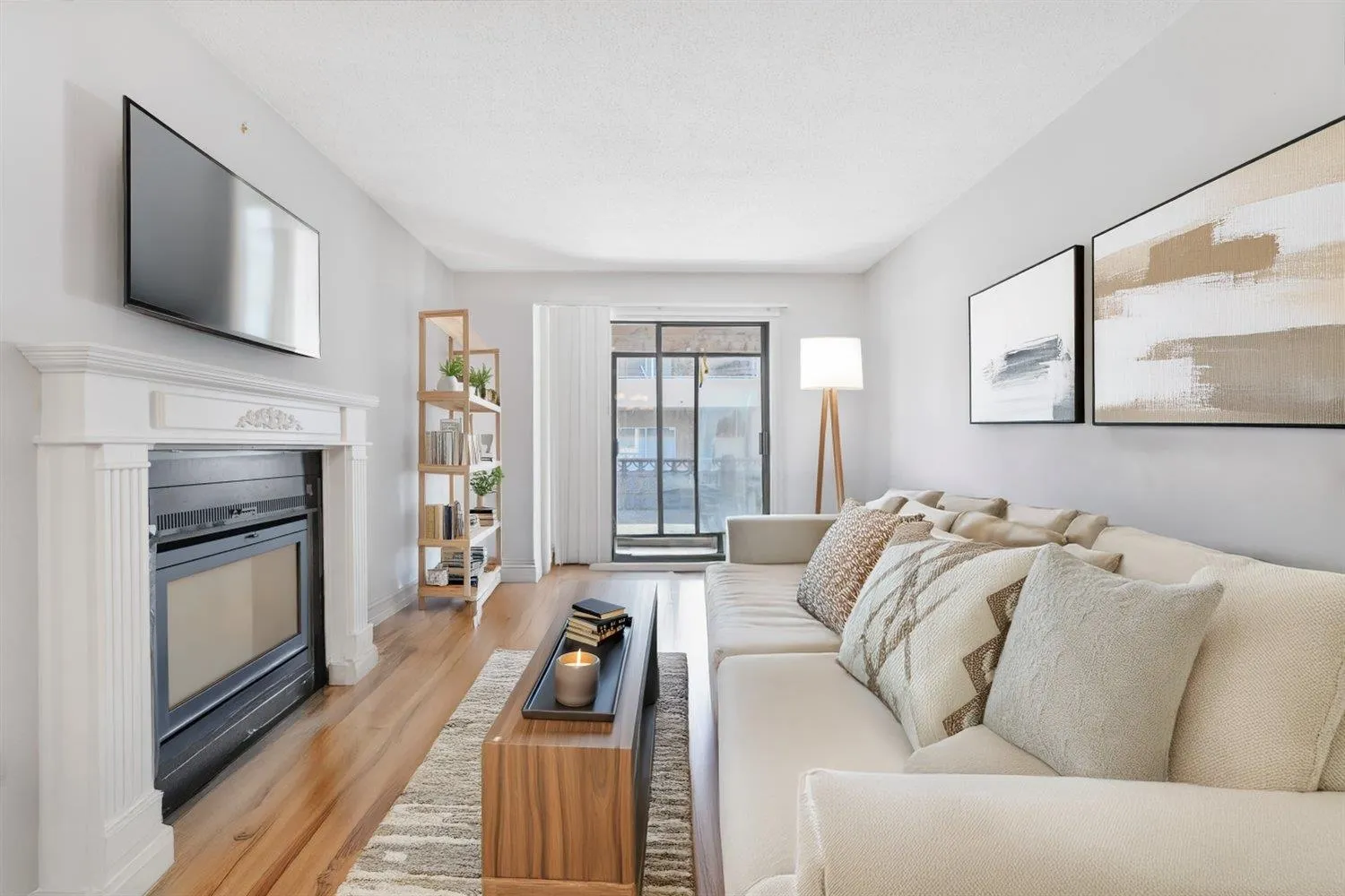 108 45749 Spadina Avenue