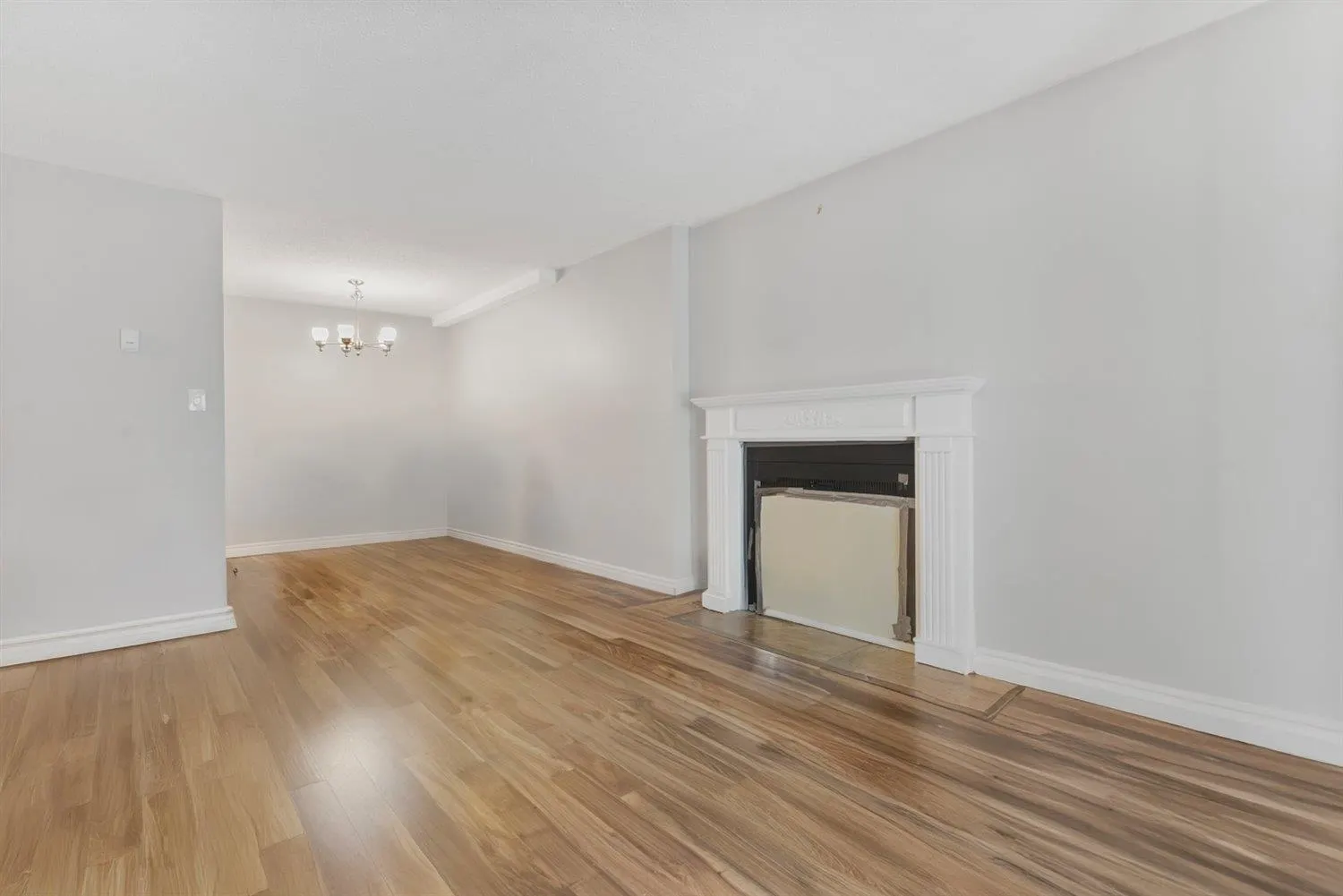 108 45749 Spadina Avenue