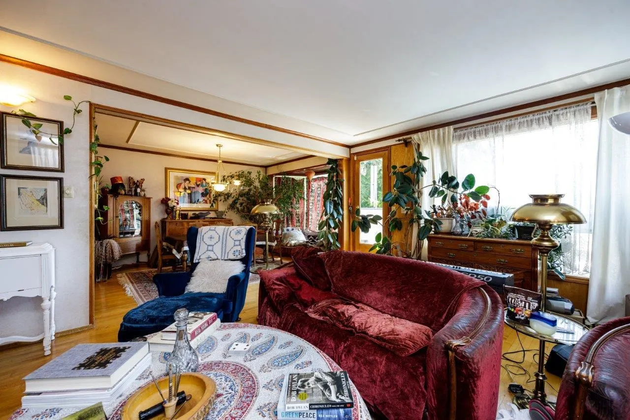 368 E Kings Road