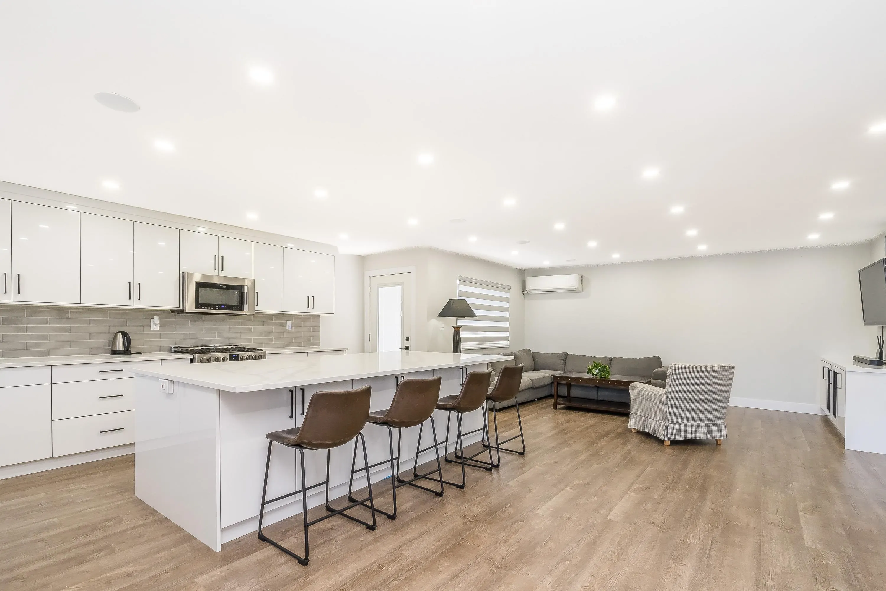 7331 Lombard Road