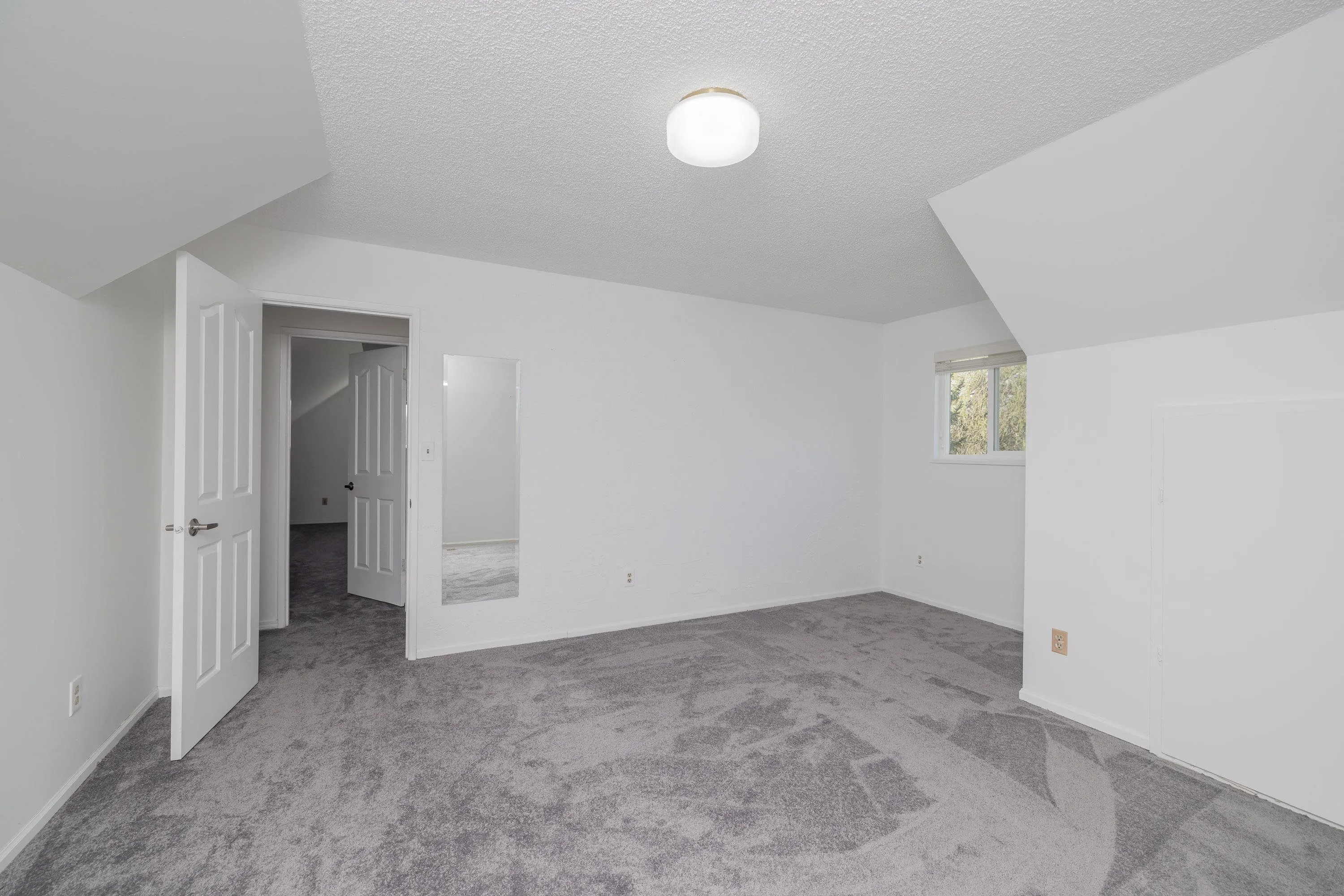 4458 Benz Crescent