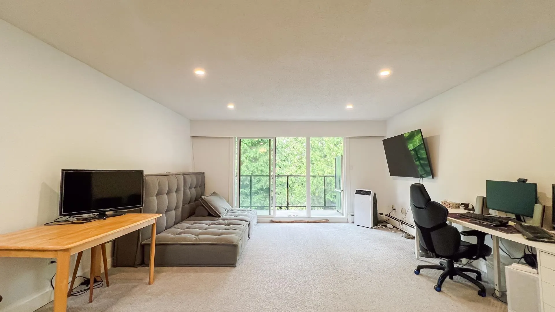 311 11240 Daniels Road
