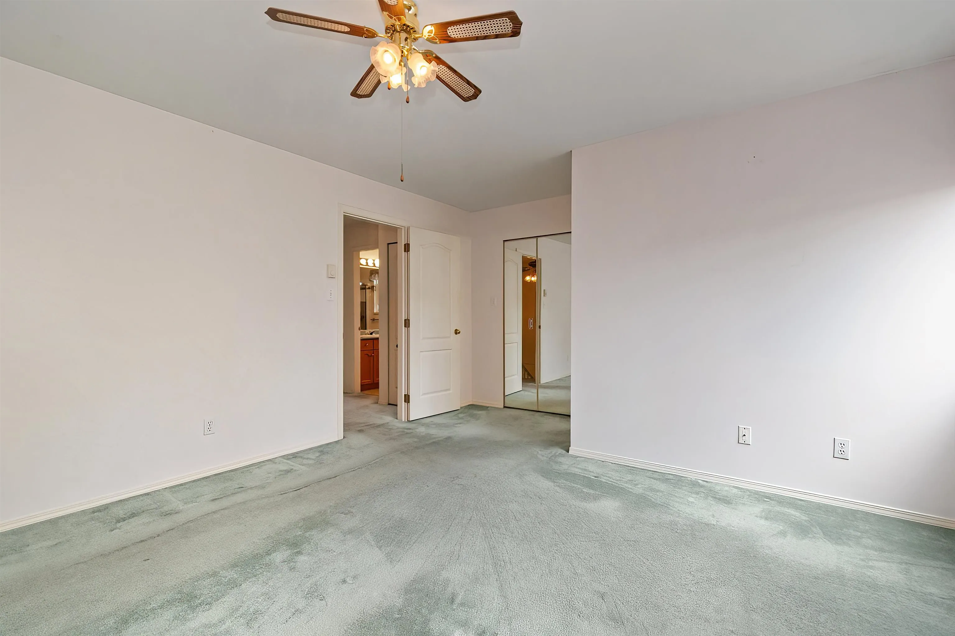 8 46349 Cessna Drive