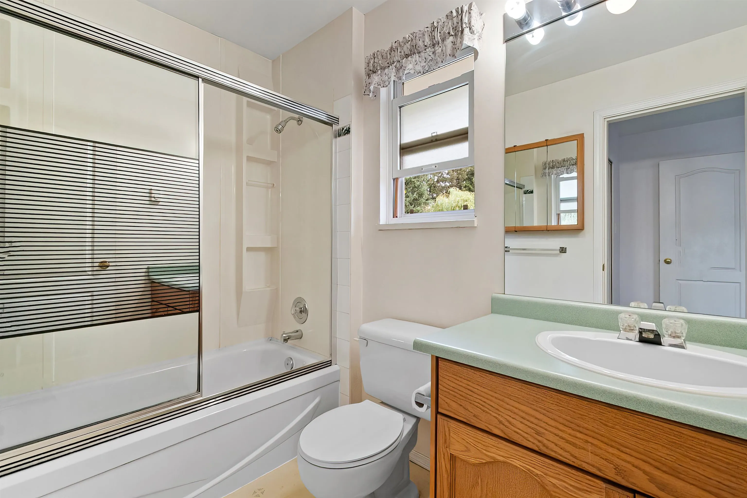 8 46349 Cessna Drive