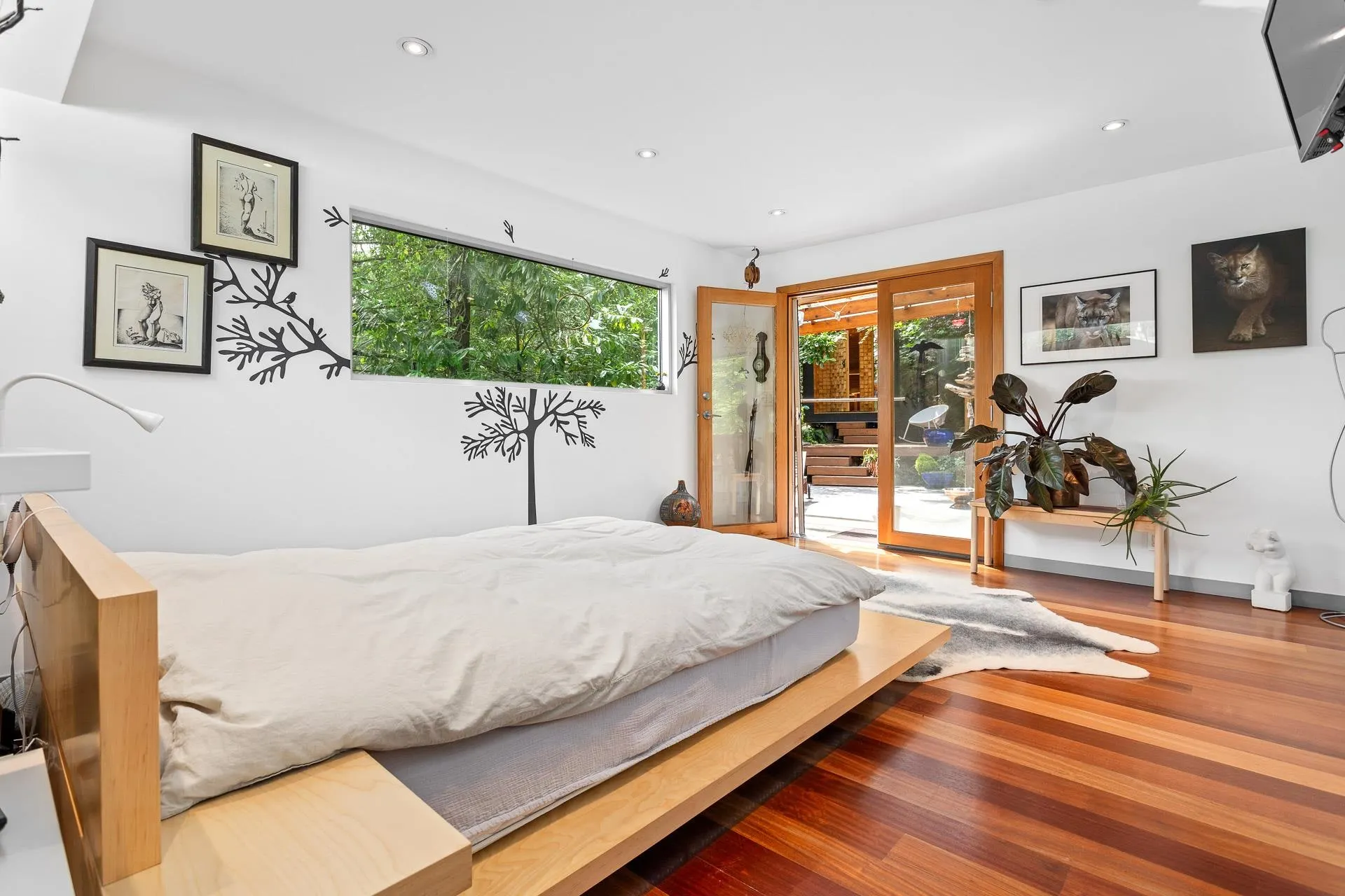 4527 Strathcona Road