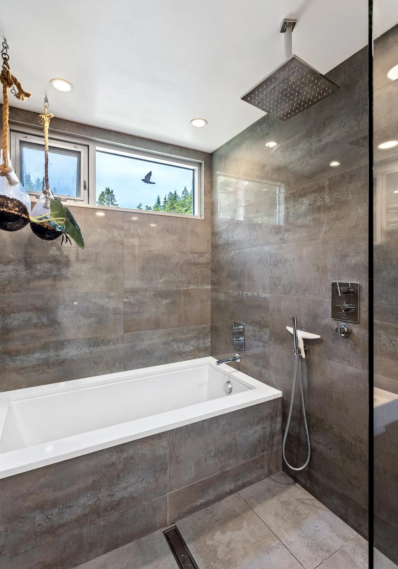 4527 Strathcona Road