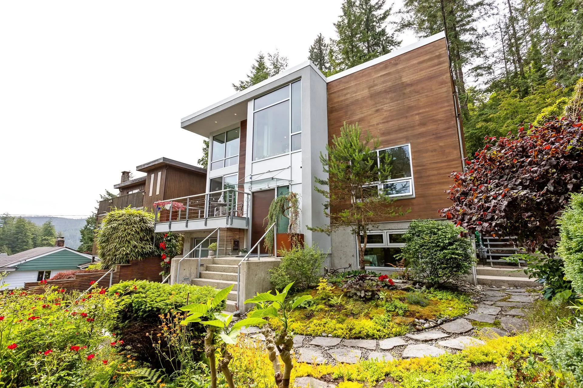 4527 Strathcona Road