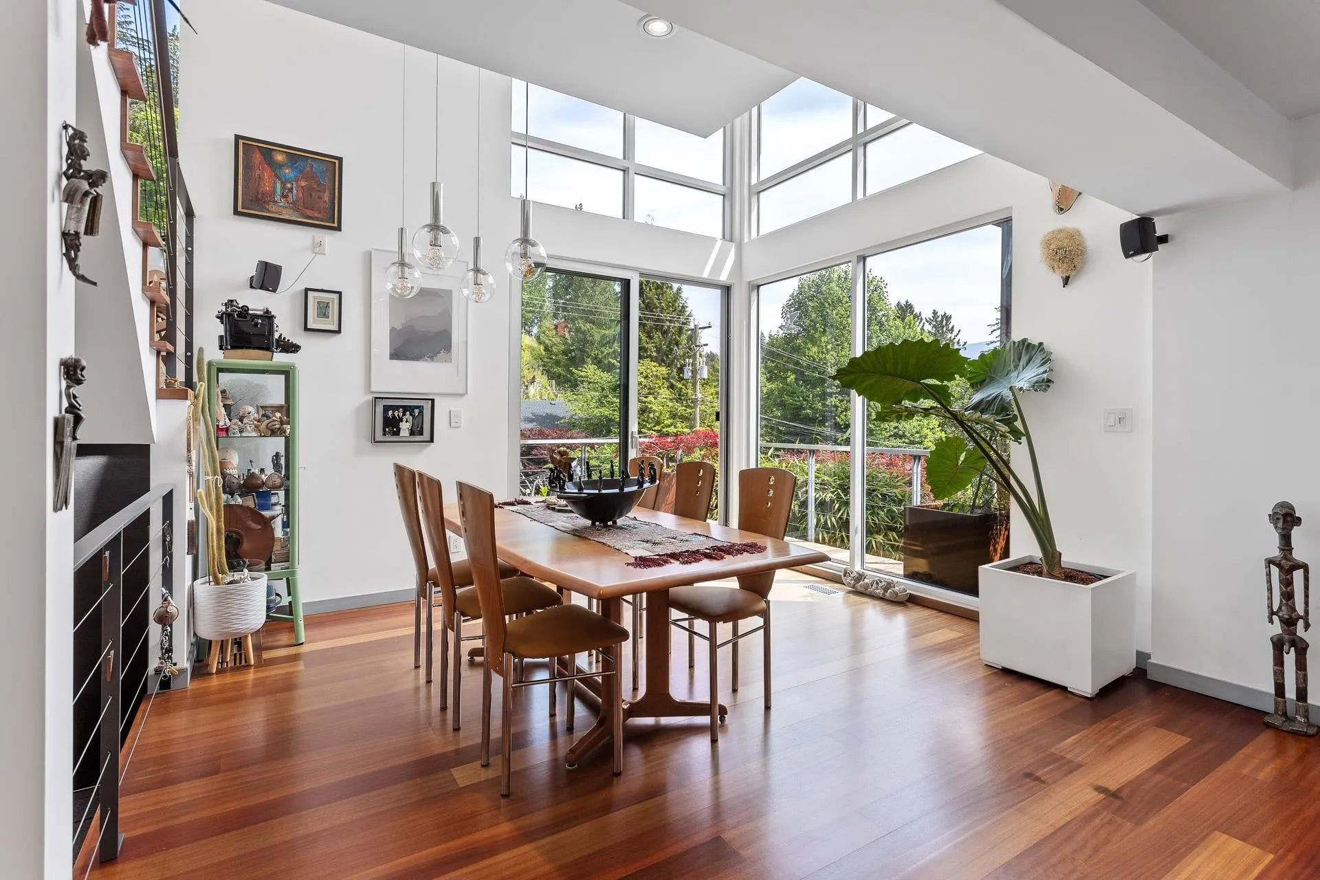4527 Strathcona Road