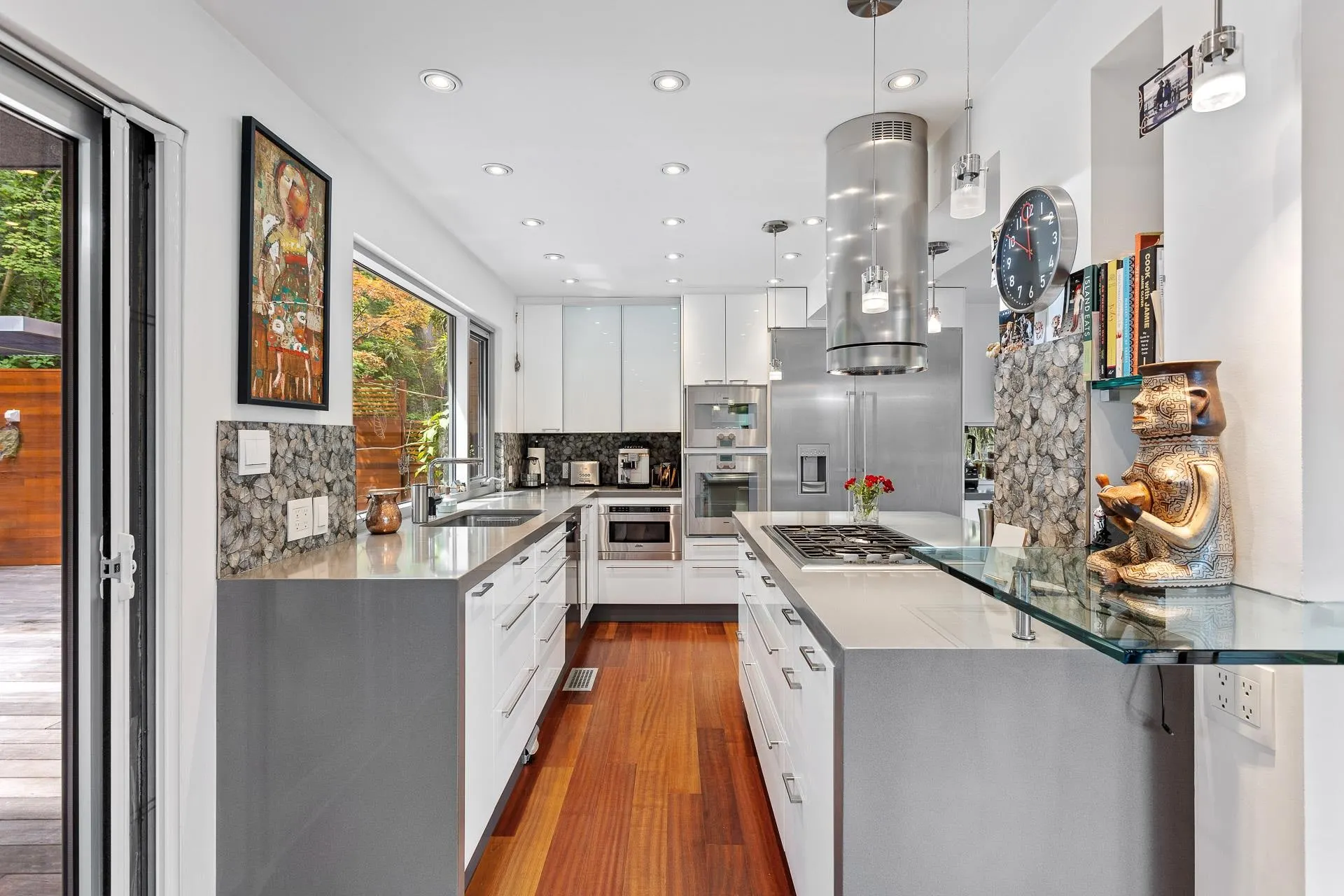 4527 Strathcona Road