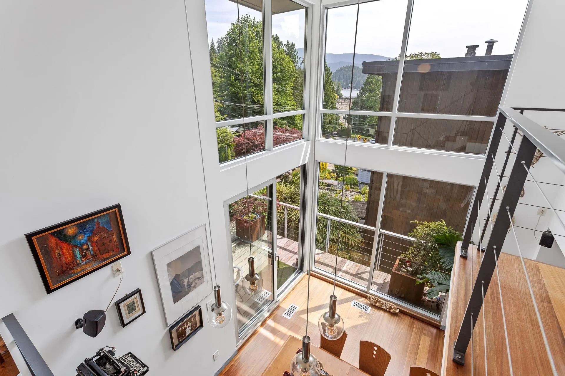 4527 Strathcona Road