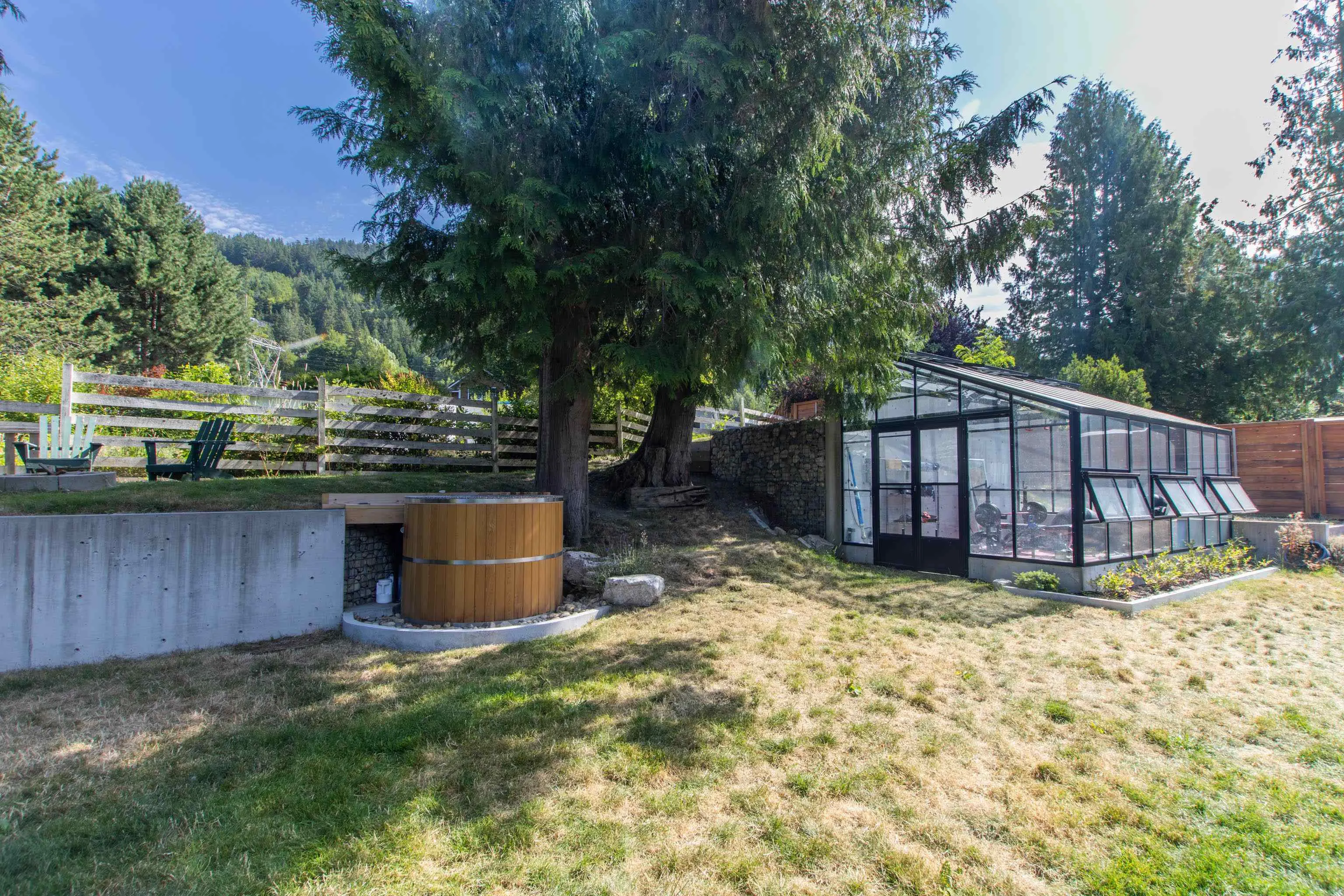 841 Upper Crescent