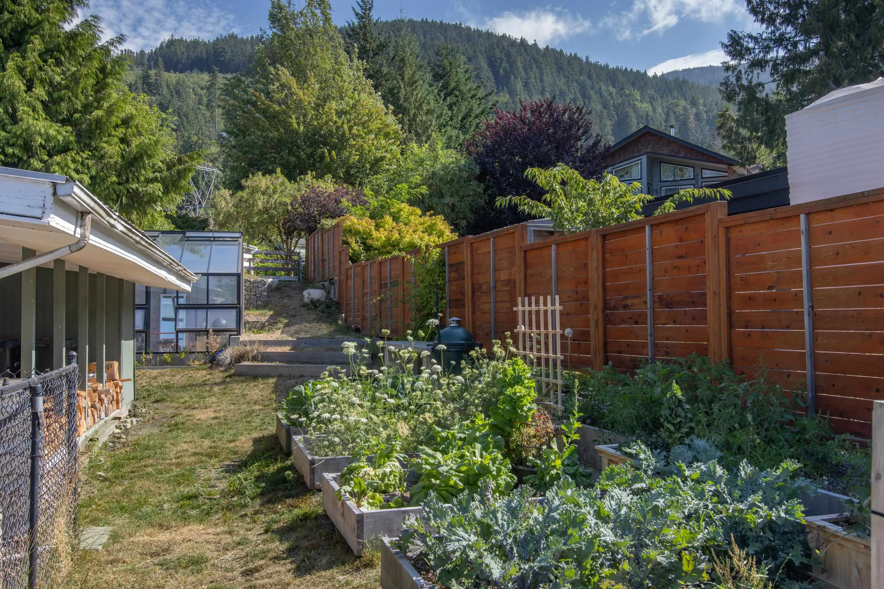 841 Upper Crescent