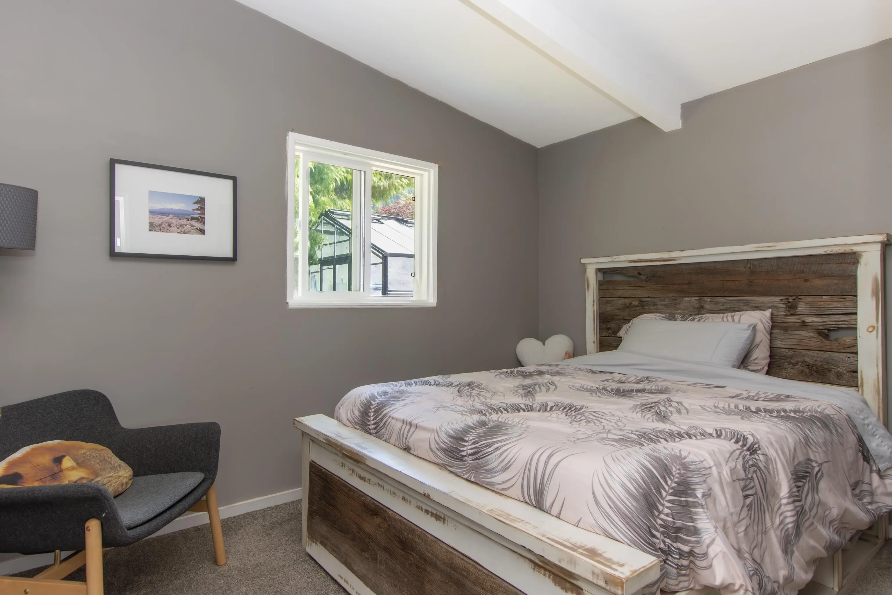 841 Upper Crescent