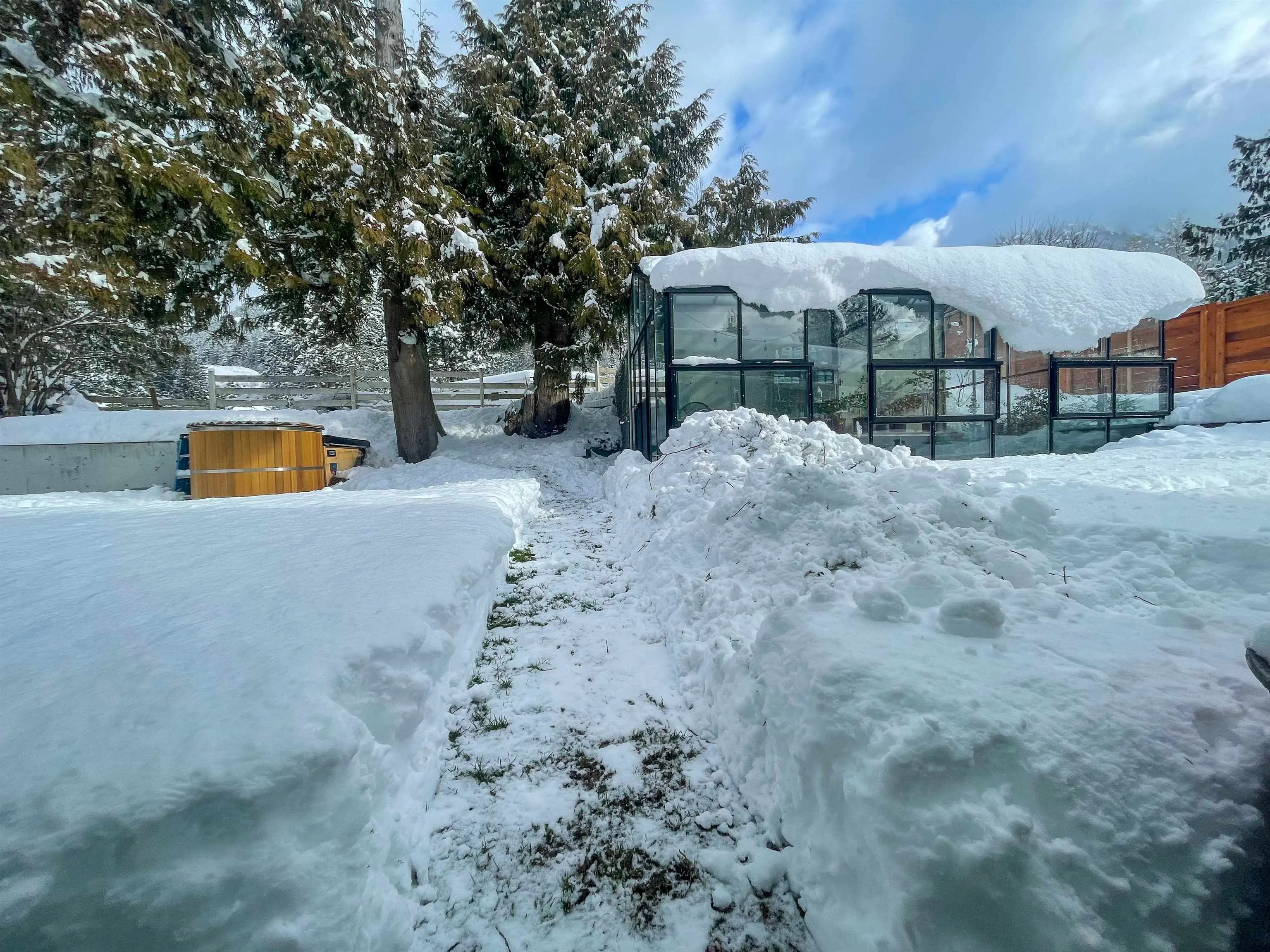 841 Upper Crescent