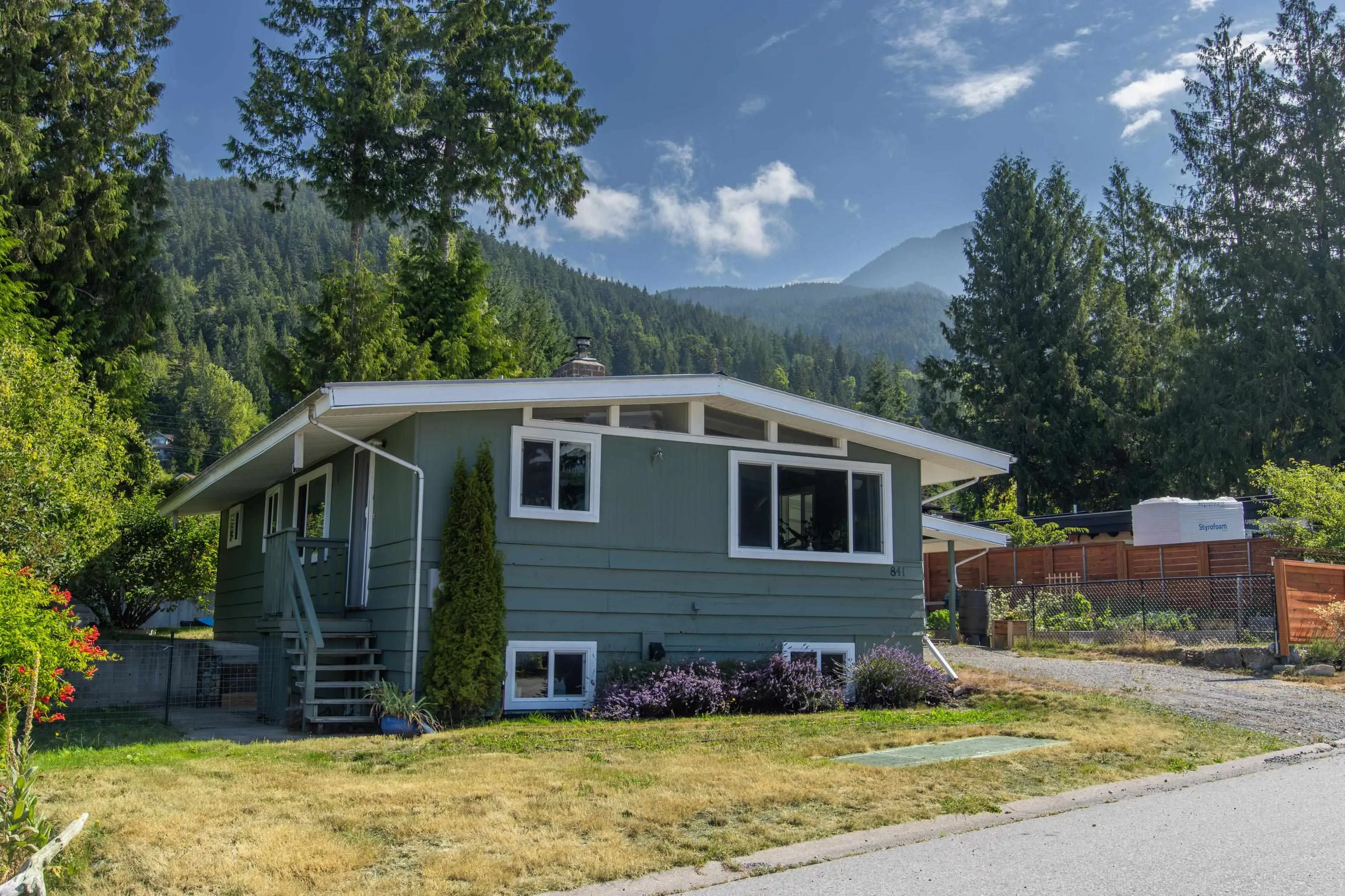 841 Upper Crescent