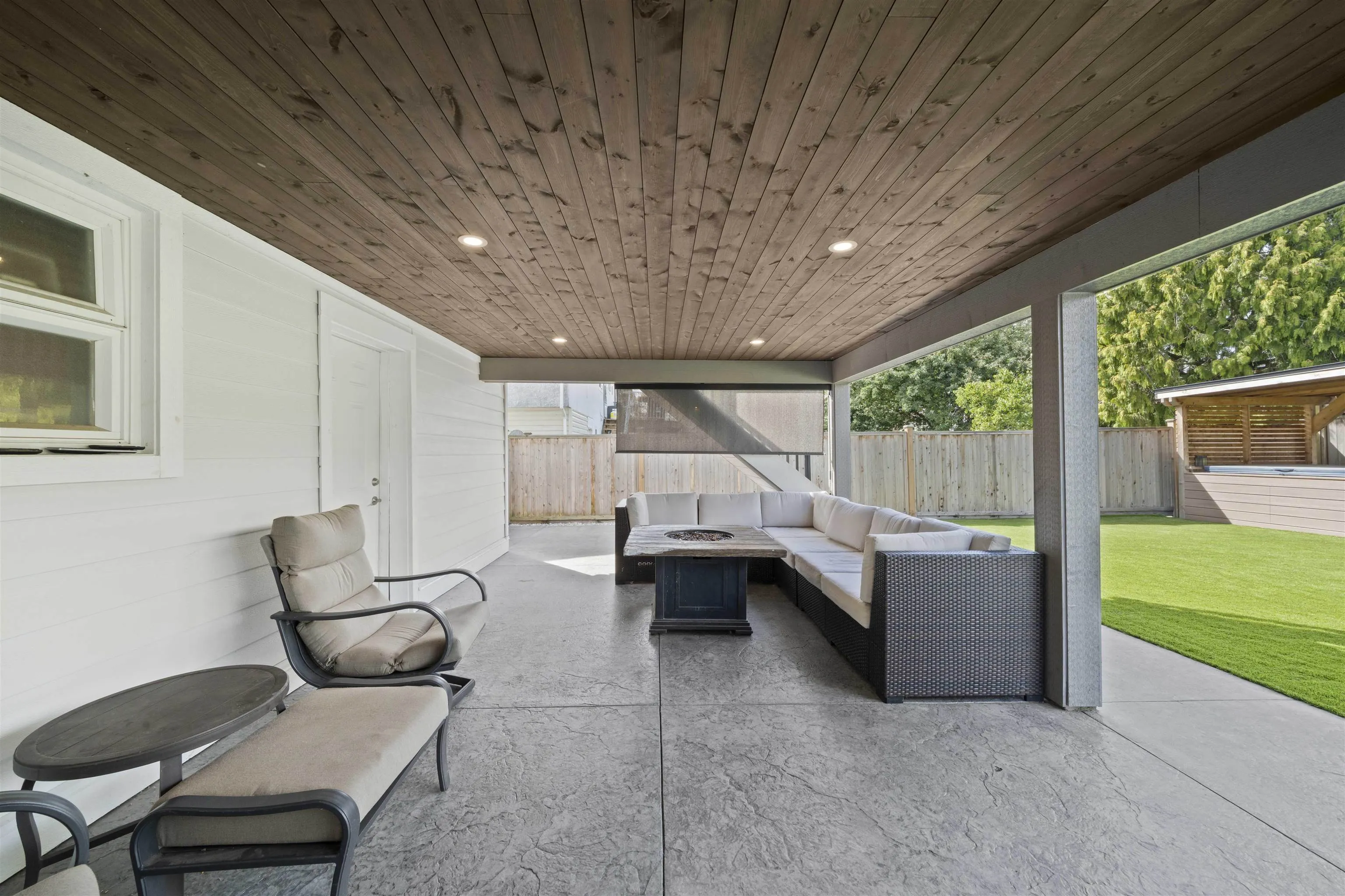 5521 Maple Crescent