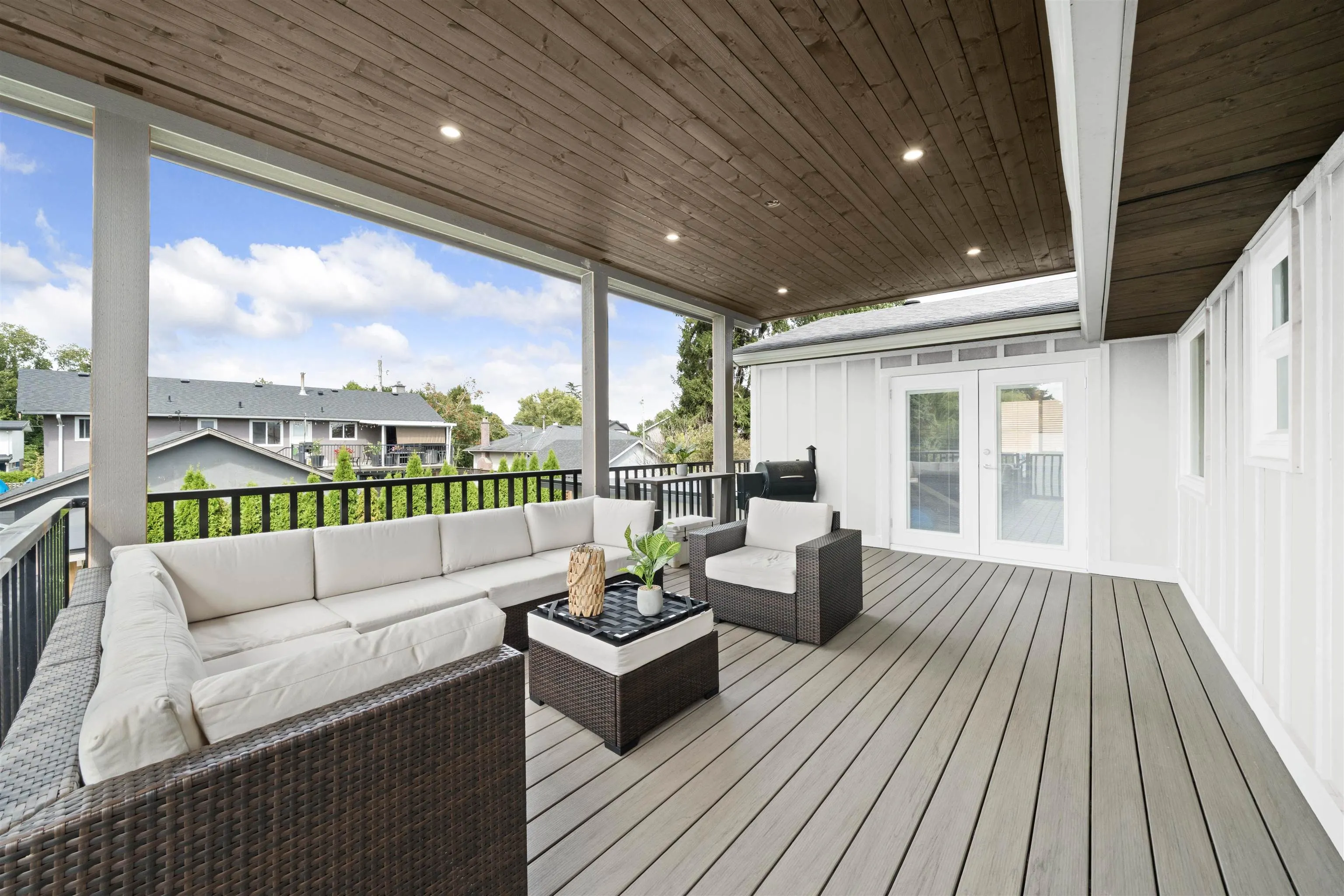 5521 Maple Crescent