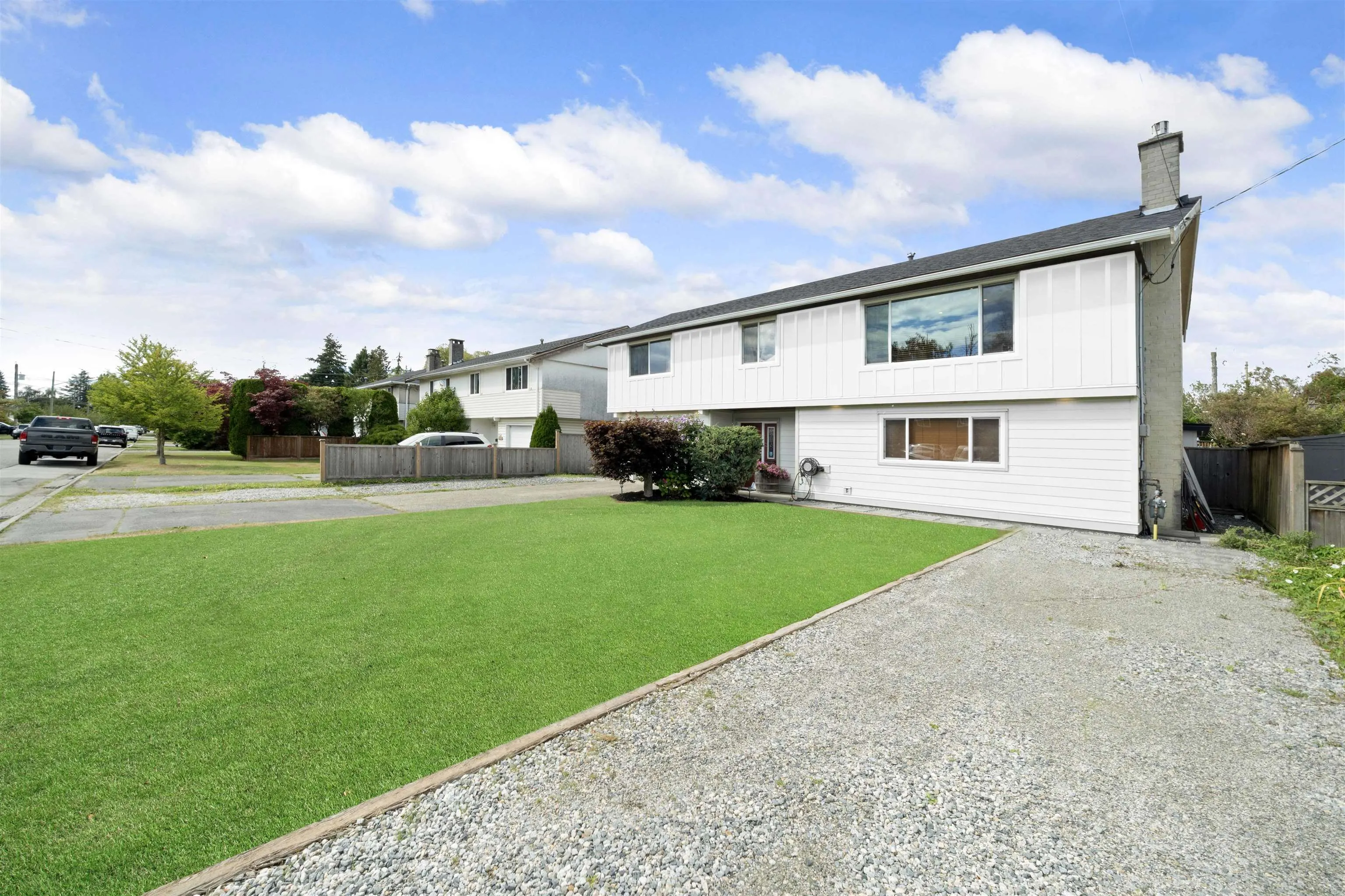 5521 Maple Crescent