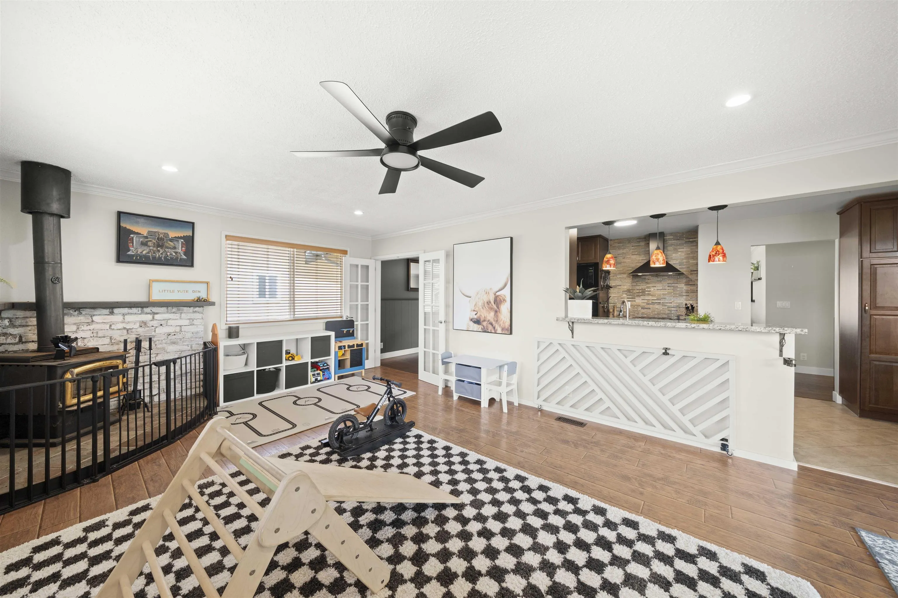 5521 Maple Crescent