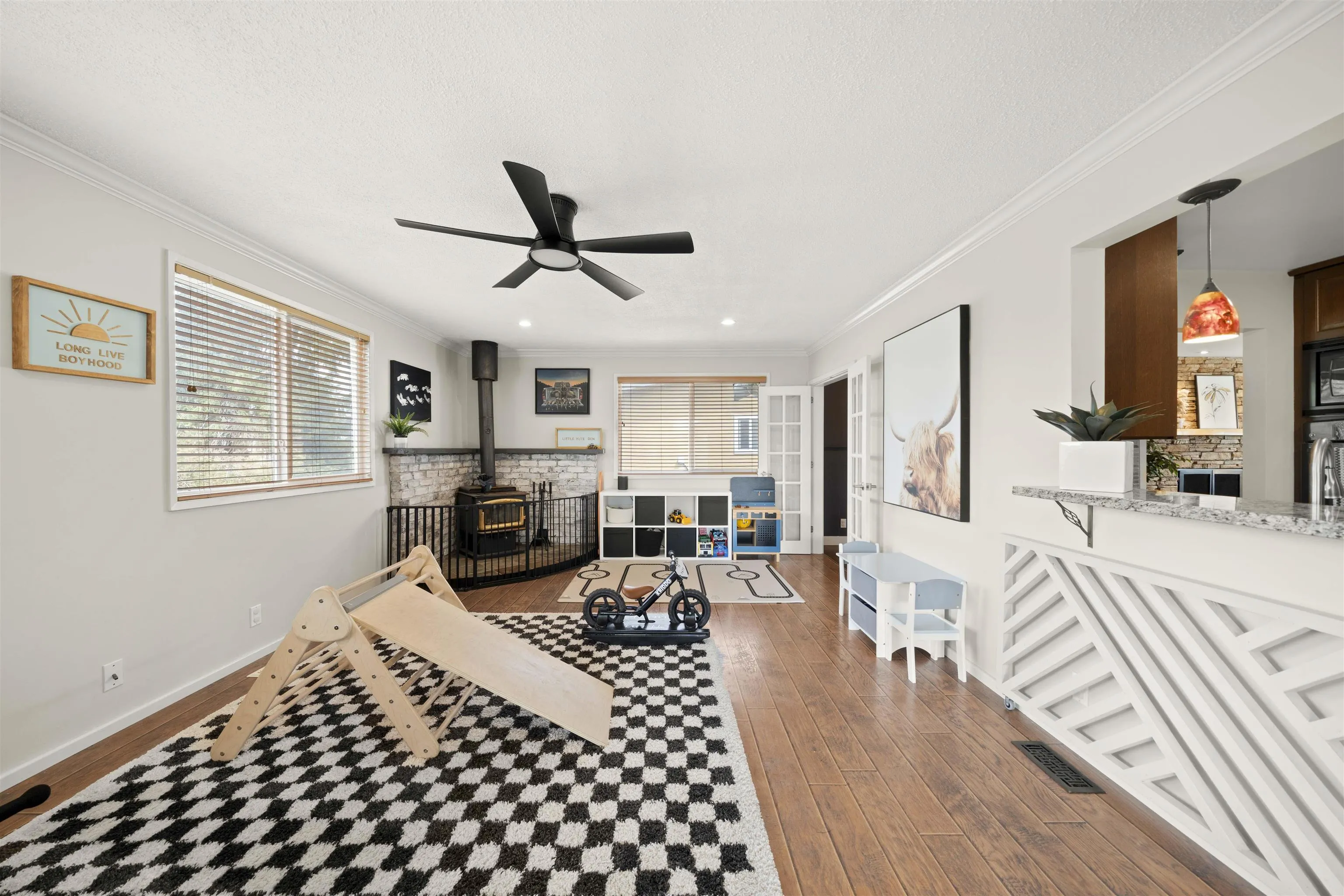 5521 Maple Crescent