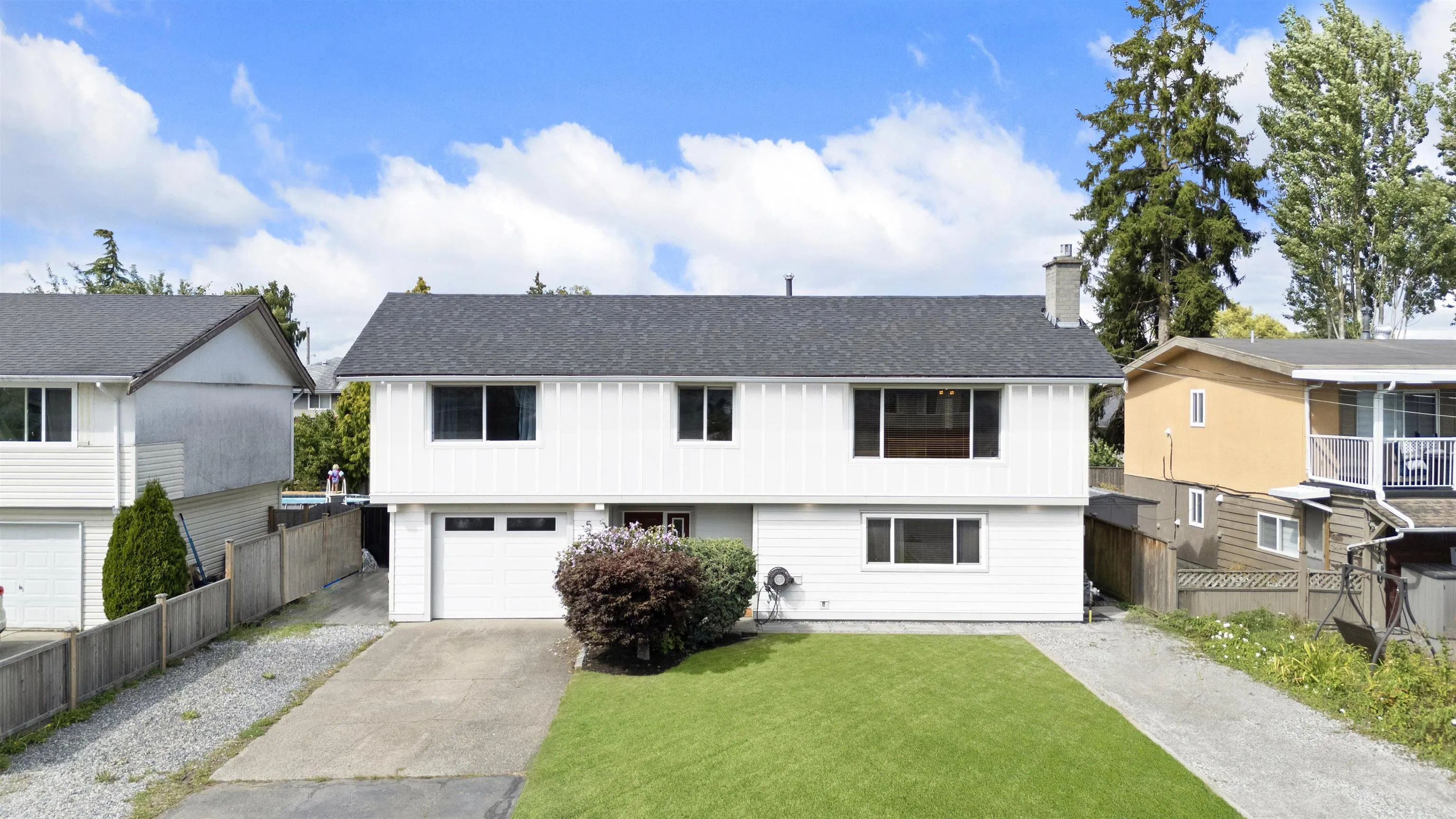 5521 Maple Crescent