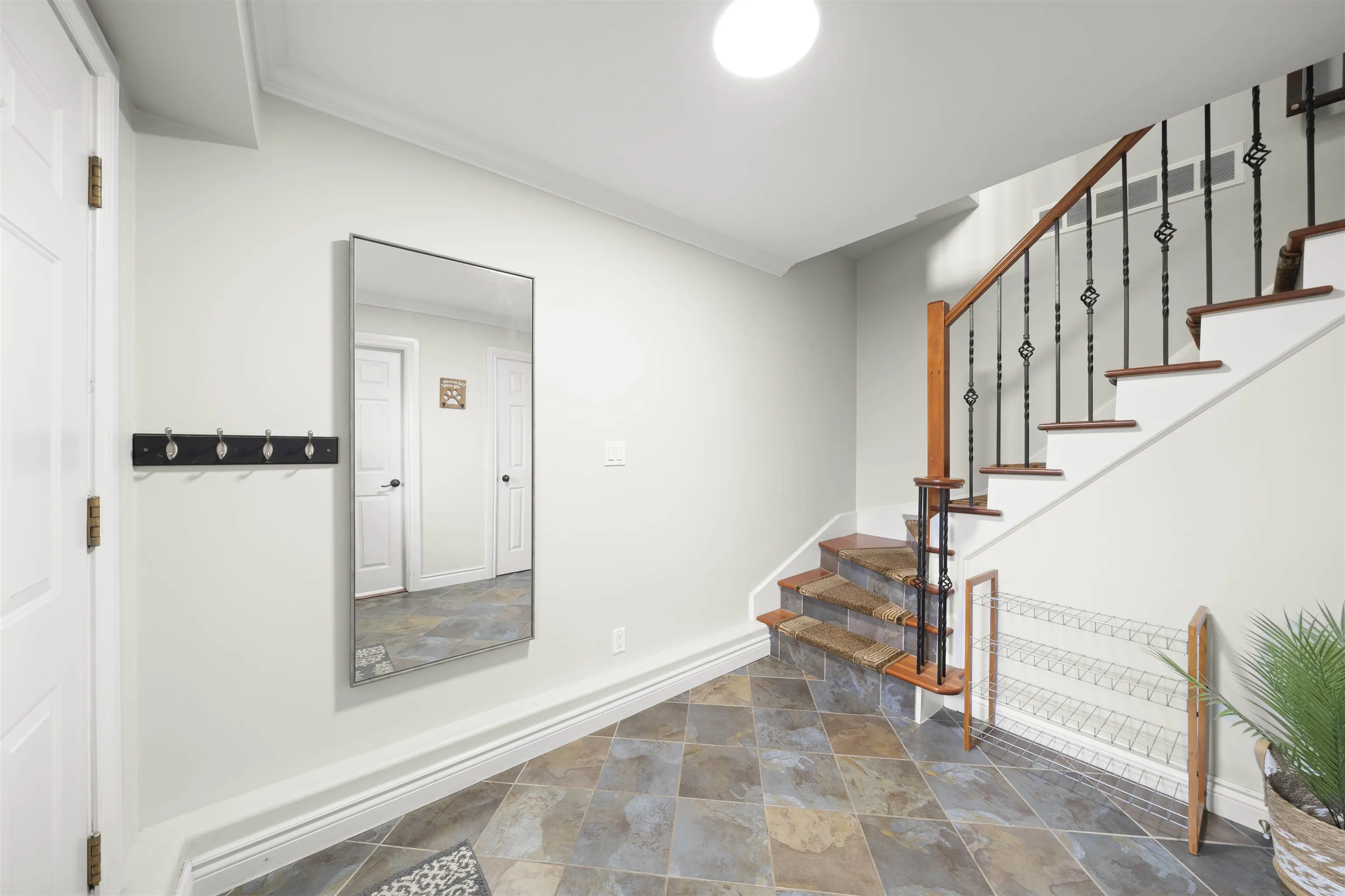 5521 Maple Crescent