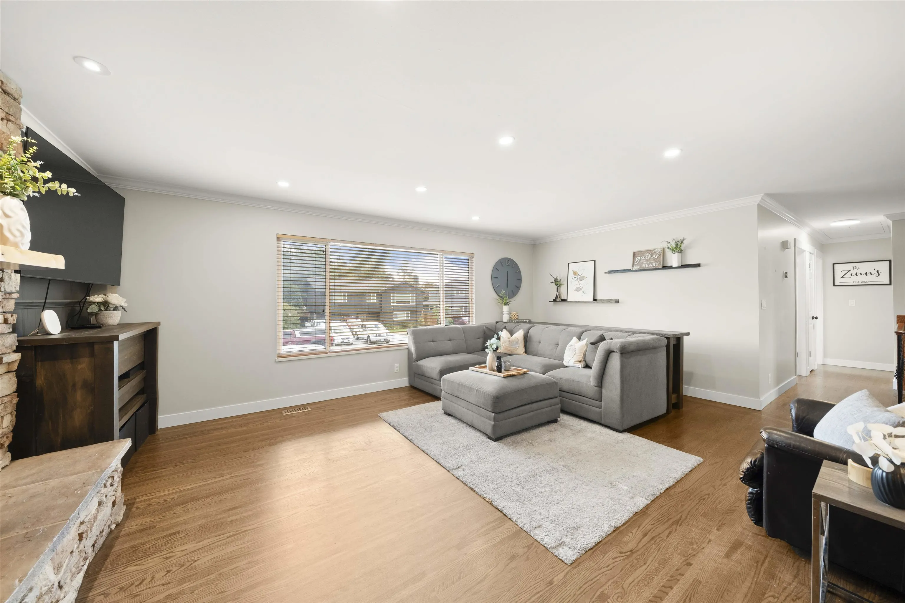 5521 Maple Crescent
