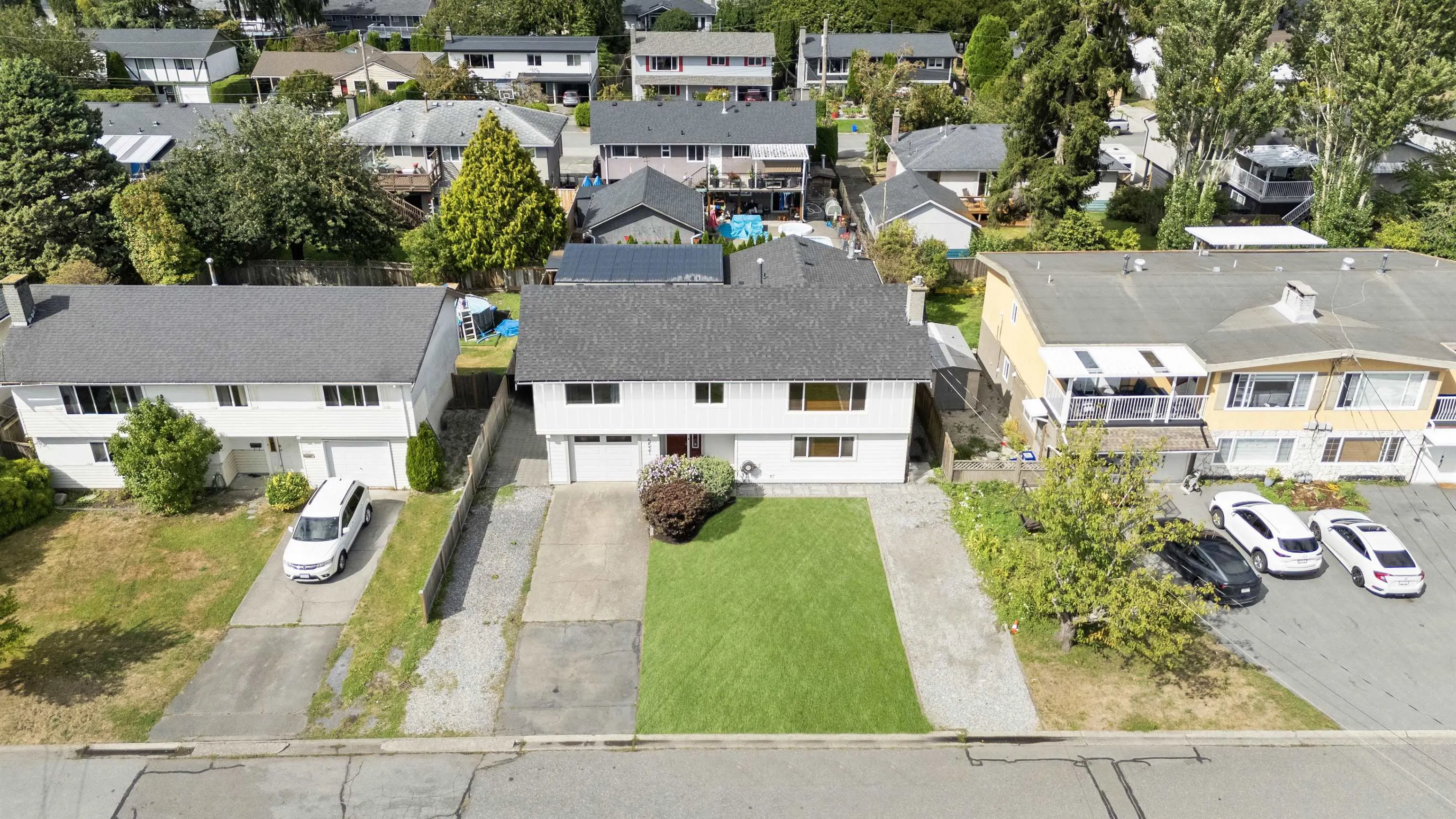 5521 Maple Crescent
