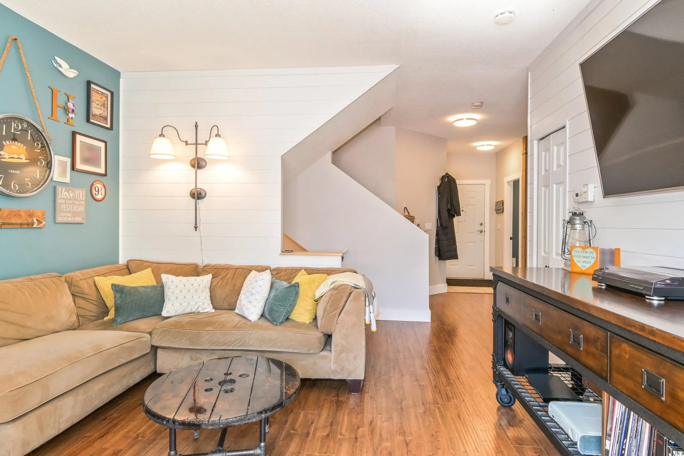 136 20820 87 Avenue