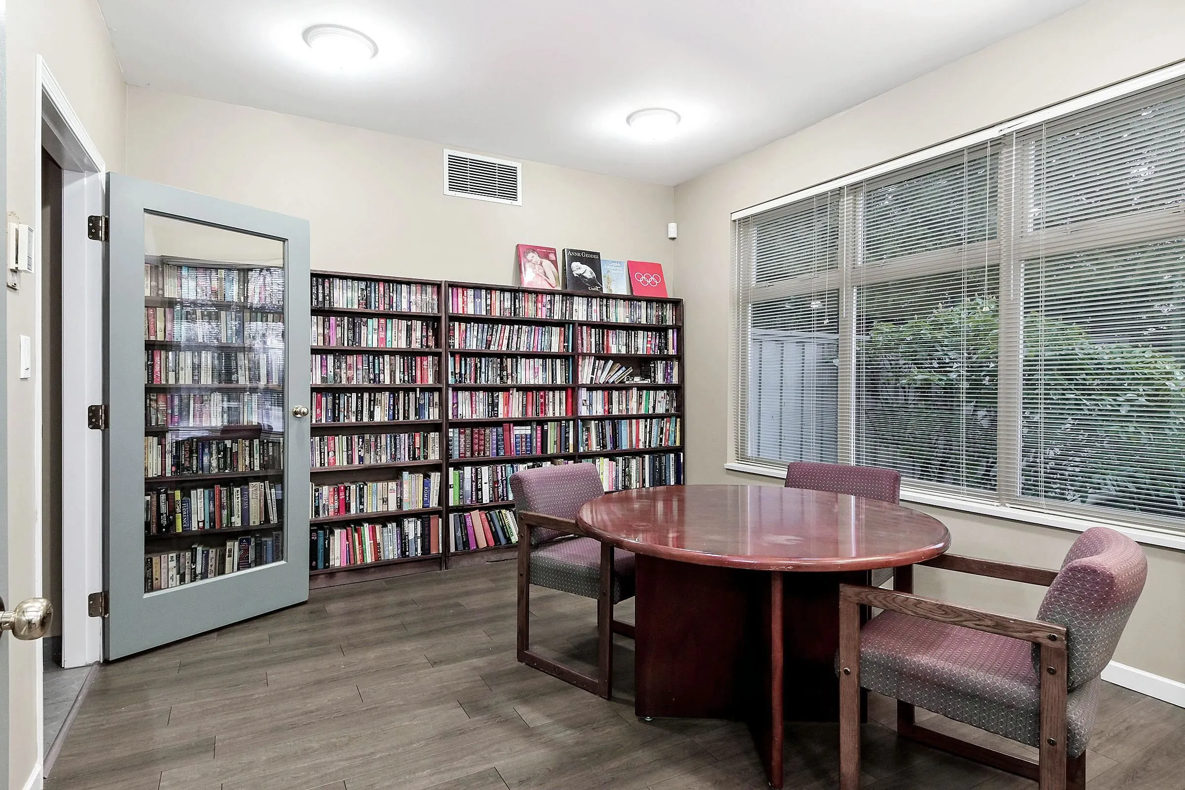 136 20820 87 Avenue
