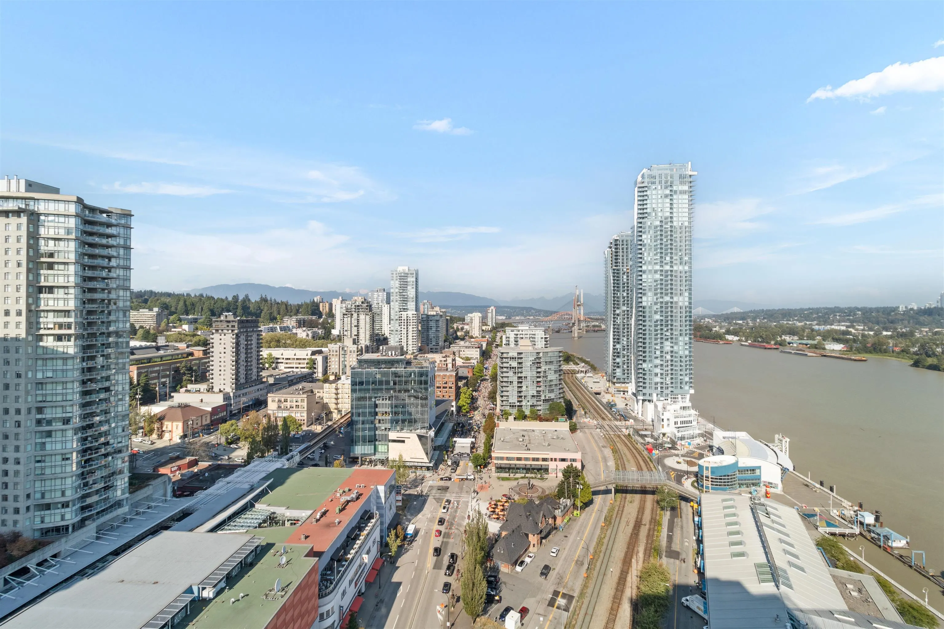 2711 908 Quayside Drive
