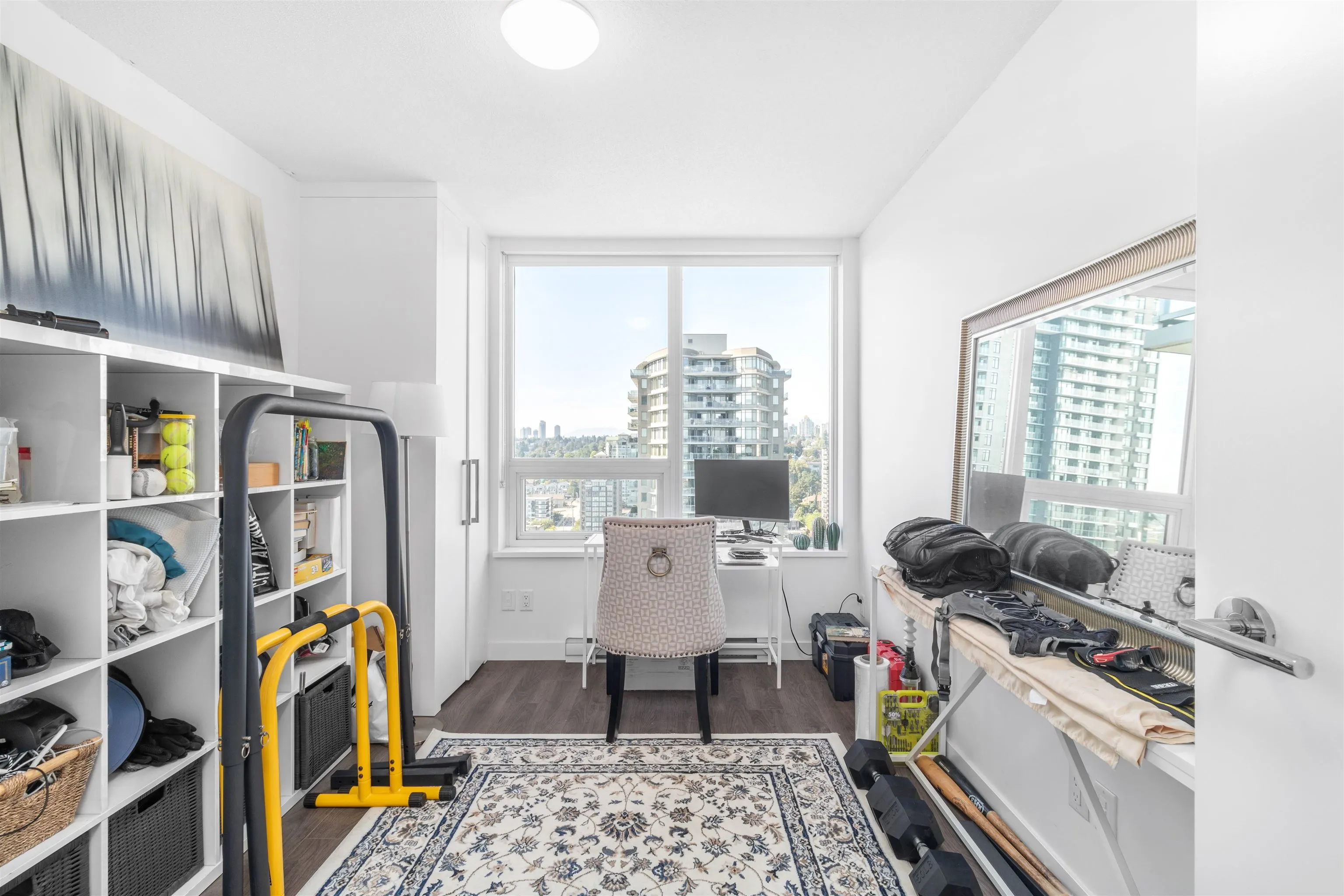 2711 908 Quayside Drive