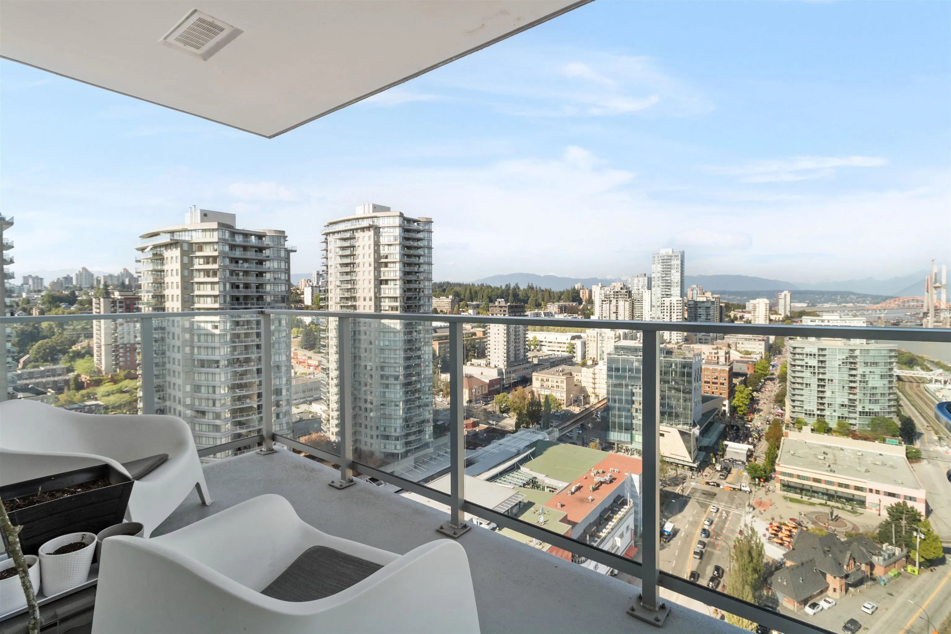 2711 908 Quayside Drive