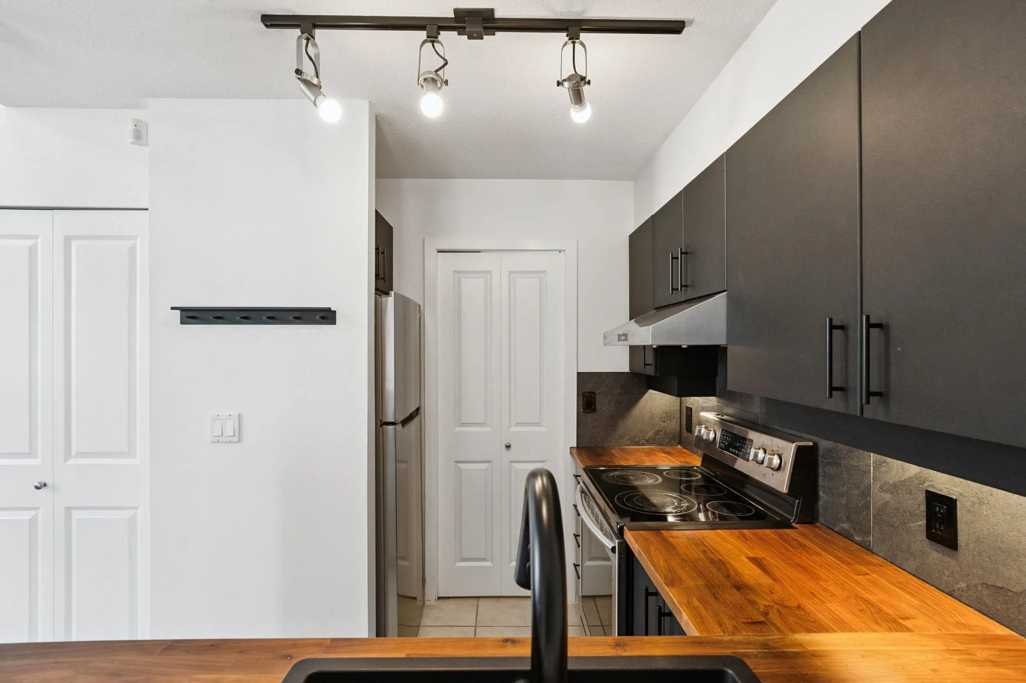 415 10866 City Parkway