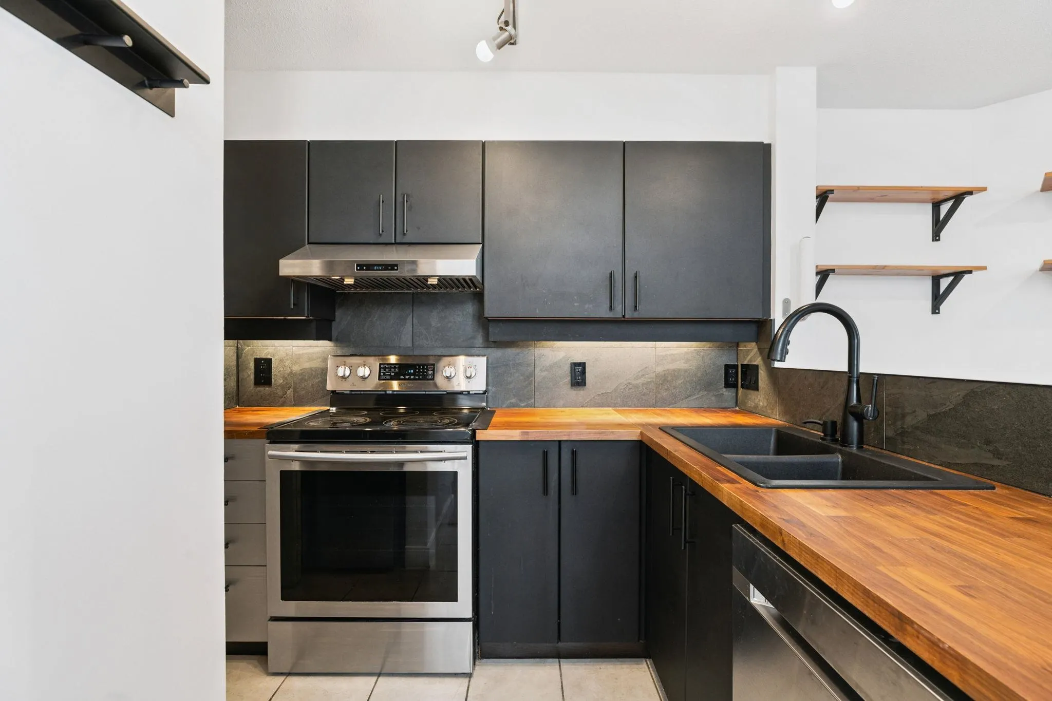 415 10866 City Parkway