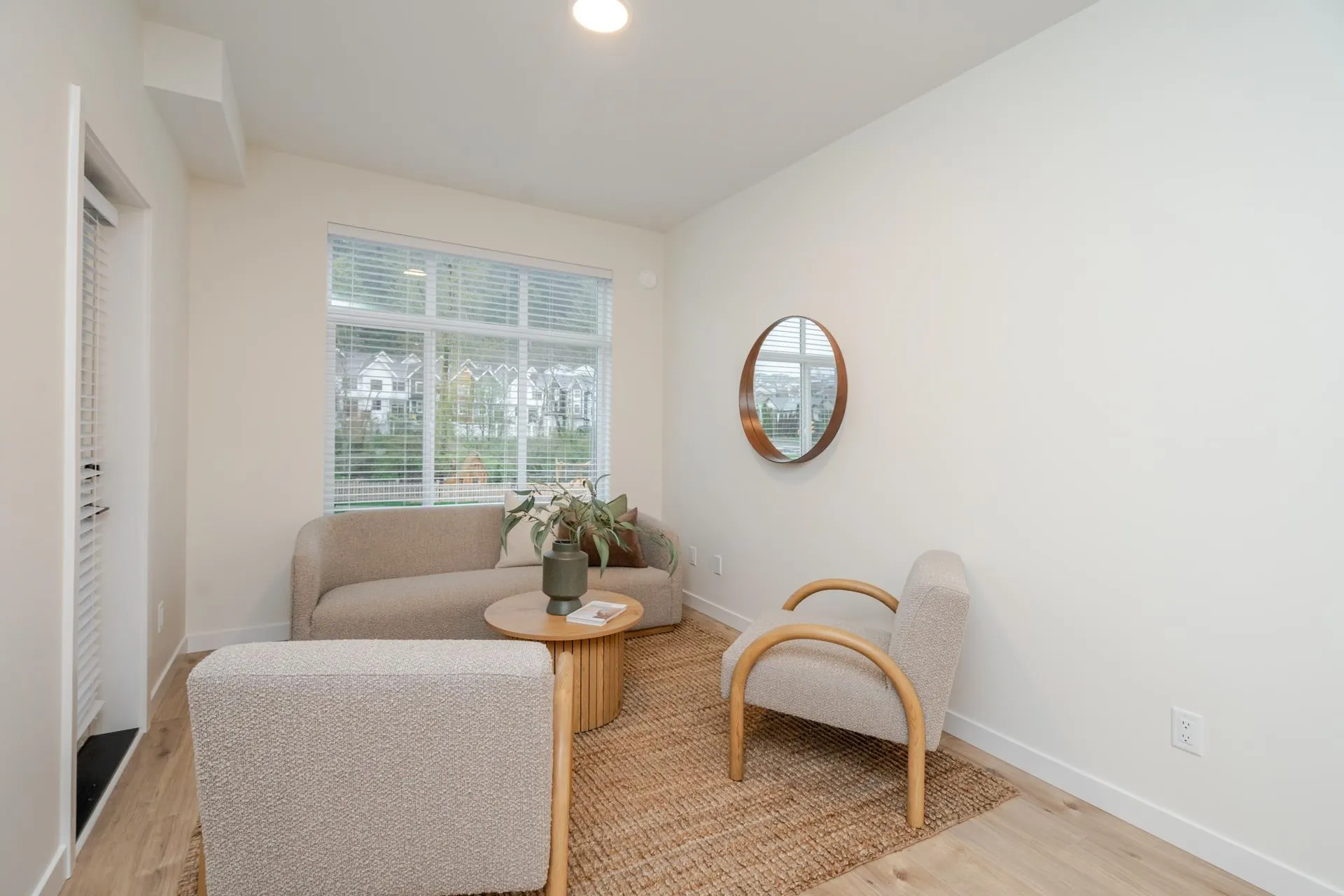 302 33920 Best Avenue