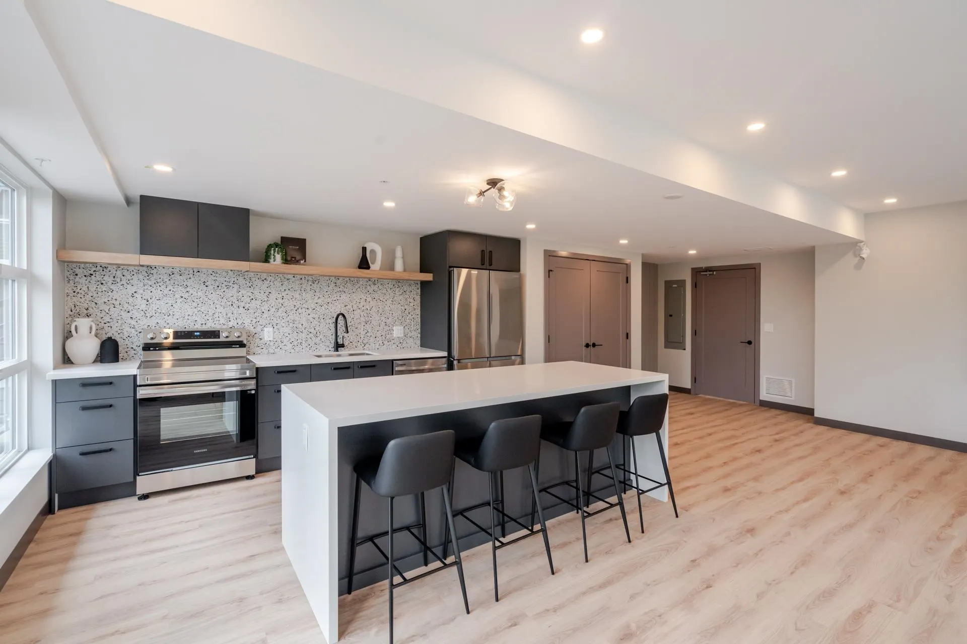302 33920 Best Avenue