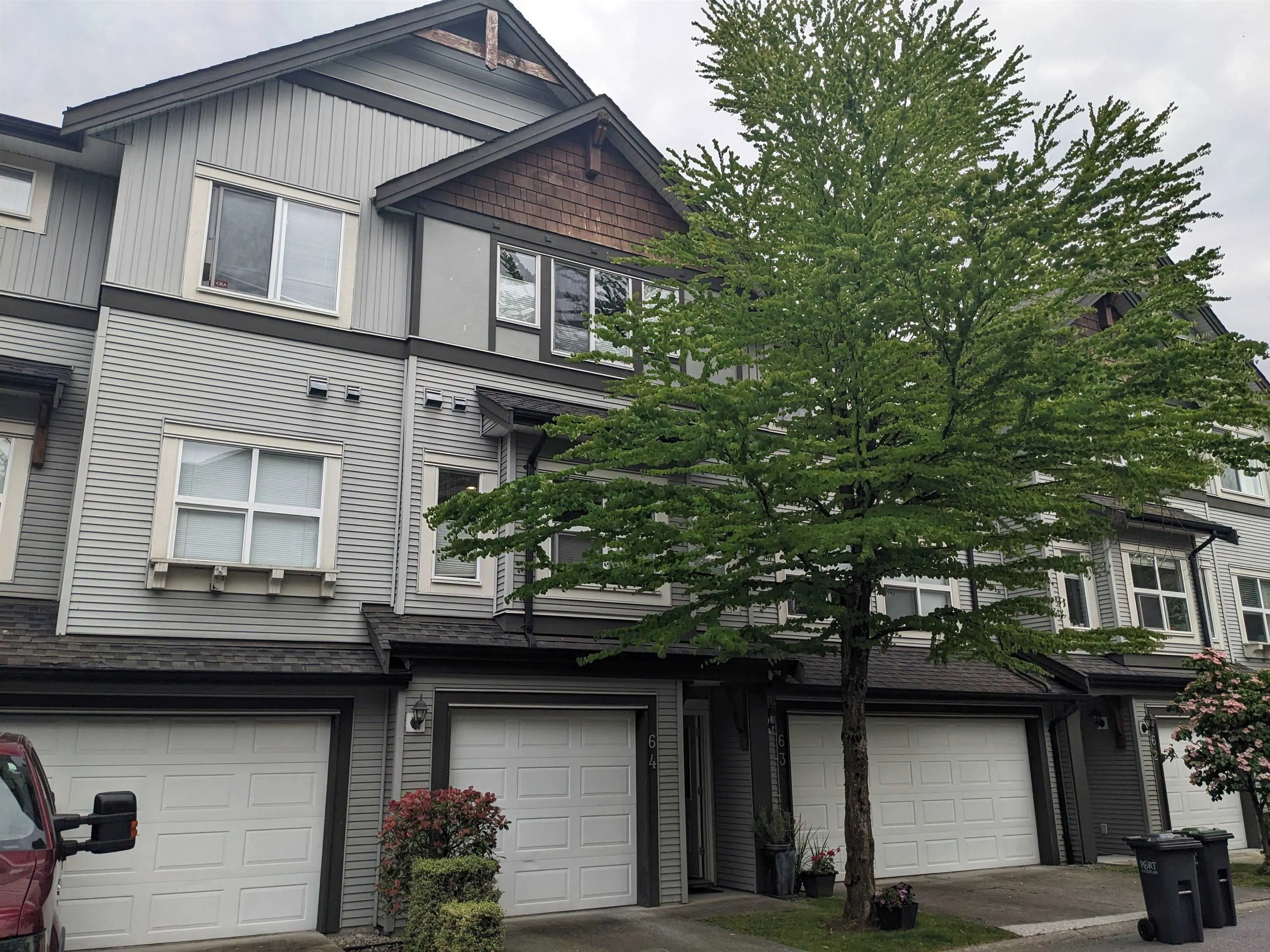 64 1055 Riverwood Gate