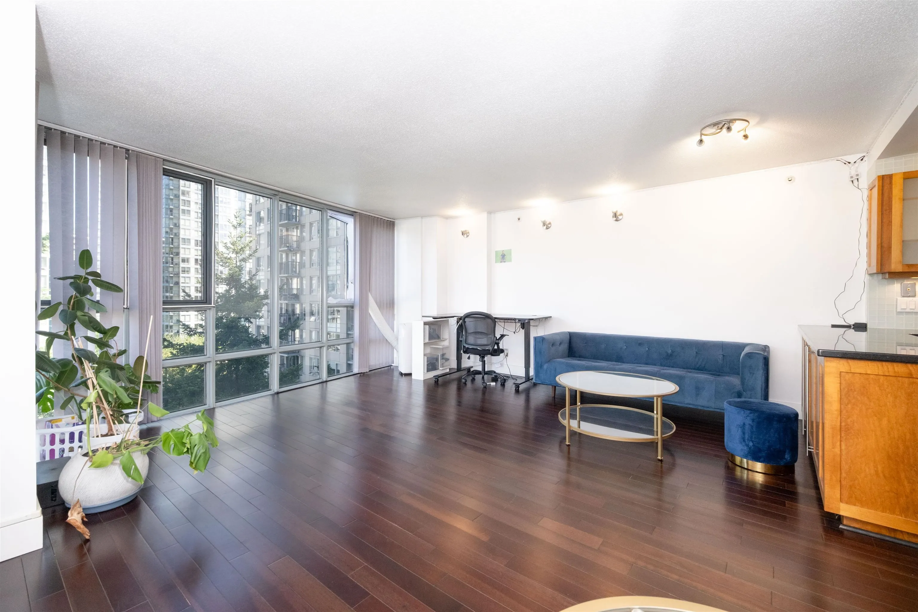 801 930 Cambie Street