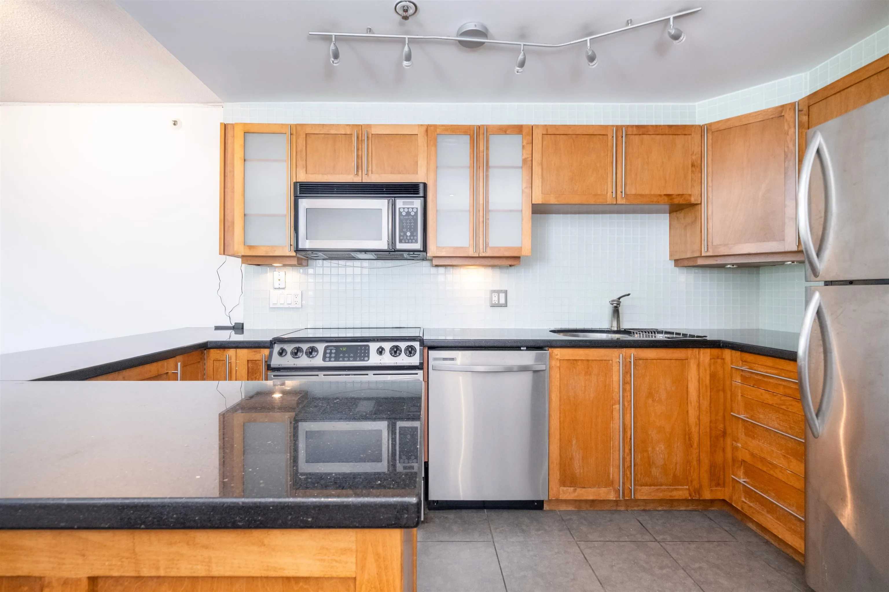 801 930 Cambie Street