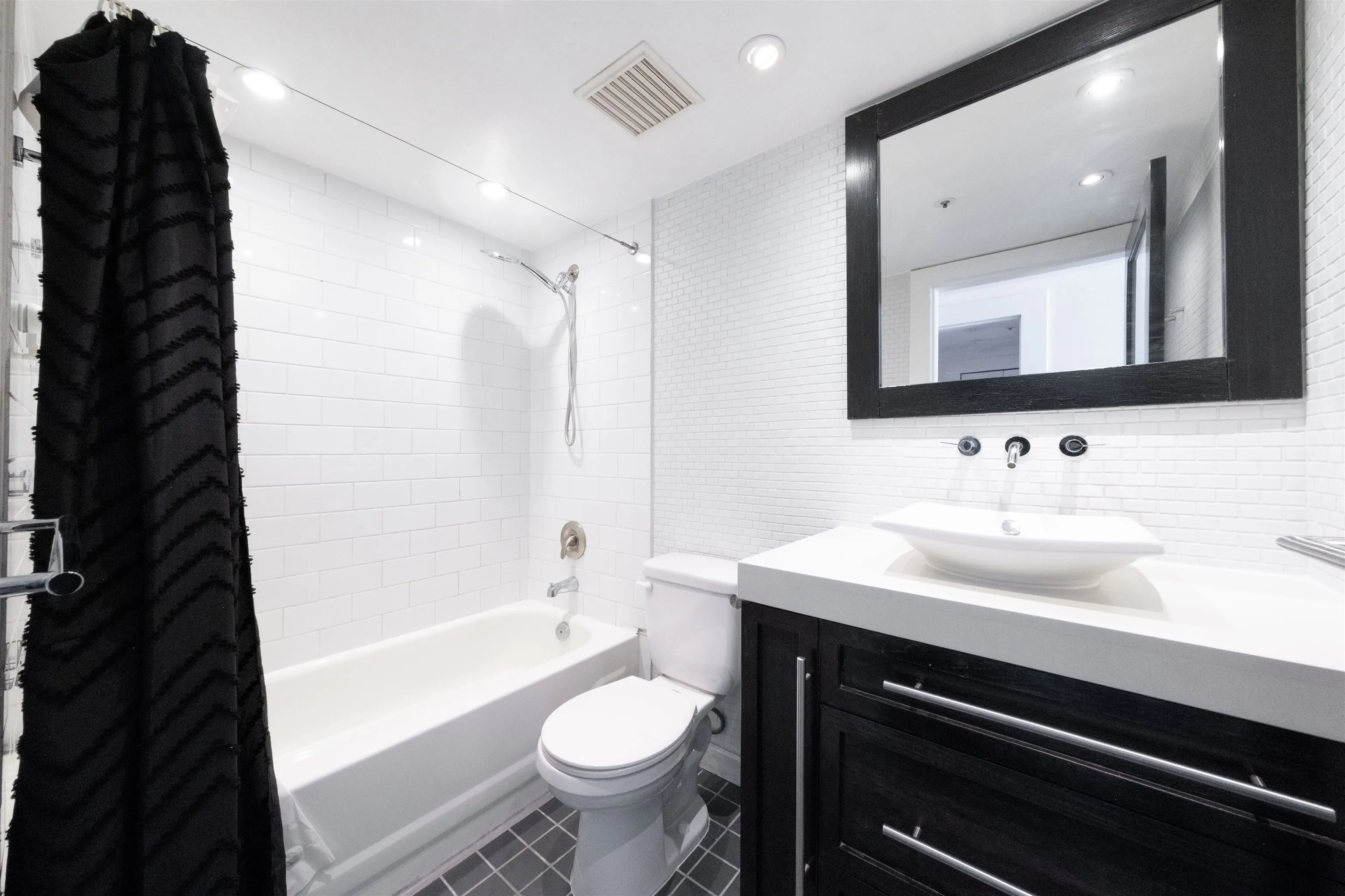 801 930 Cambie Street