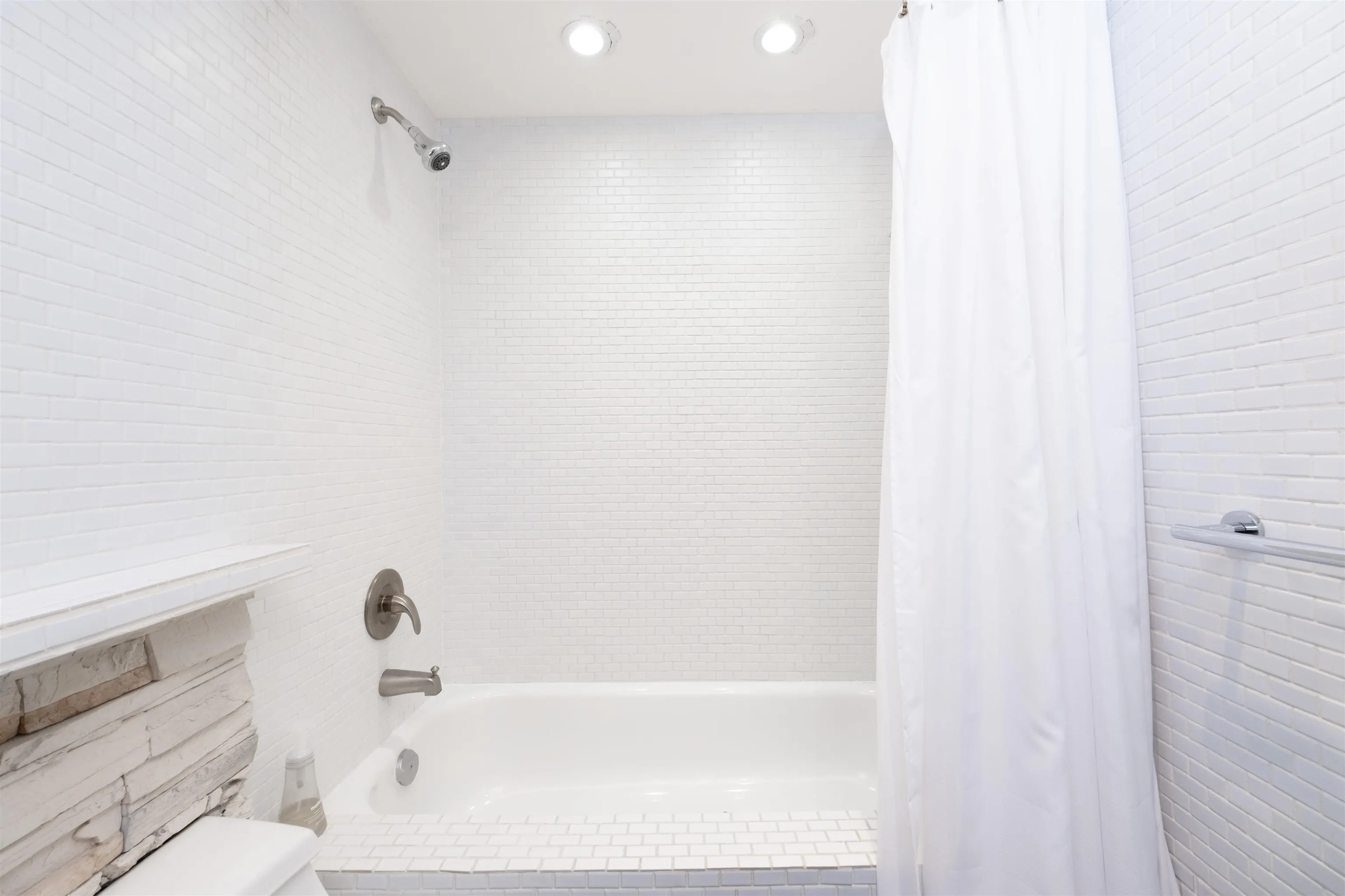 801 930 Cambie Street