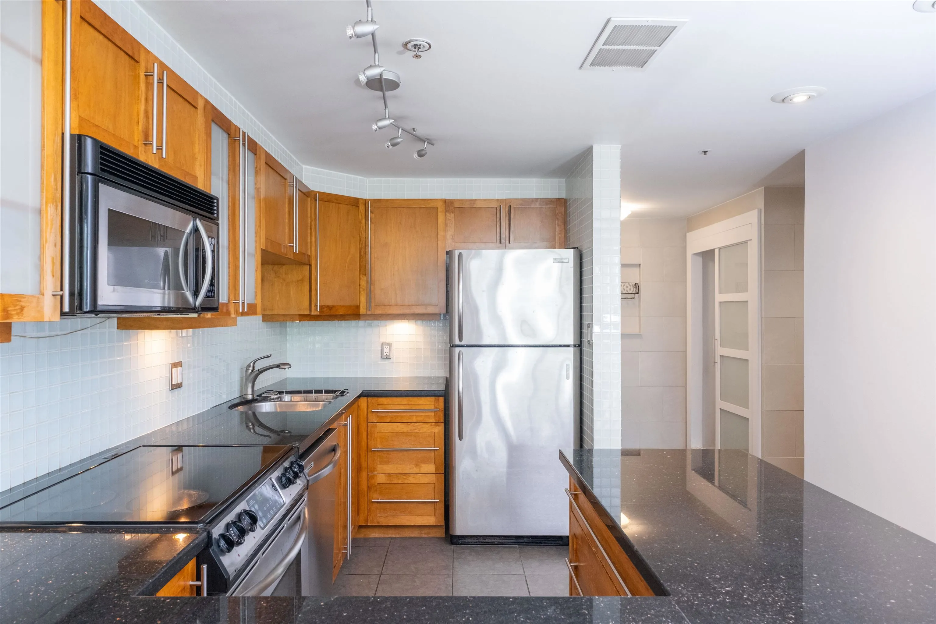 801 930 Cambie Street