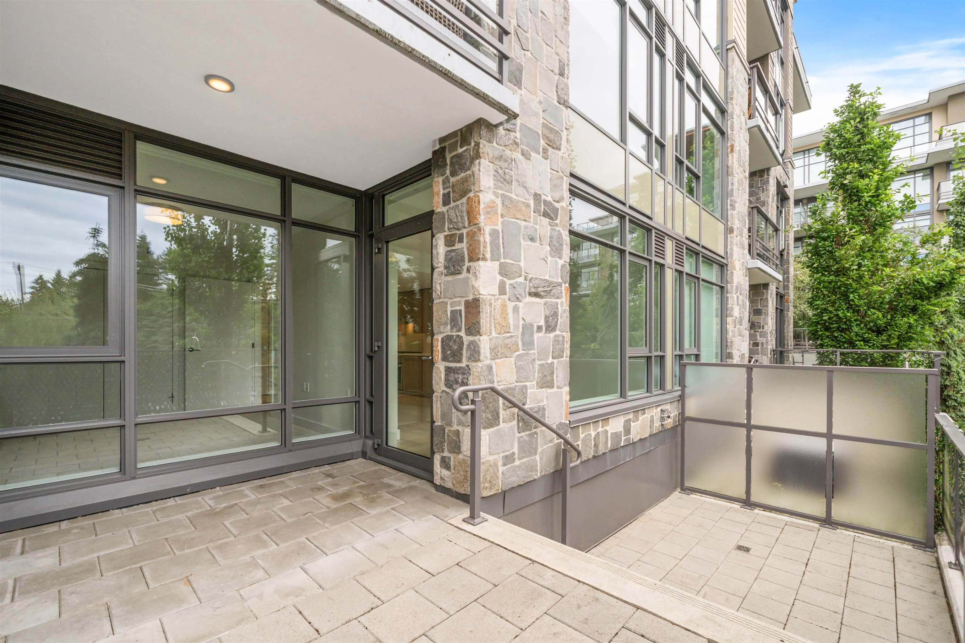 107 2738 Library Lane