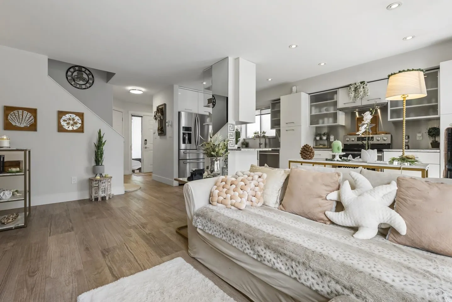 103 2211 No 4 Road